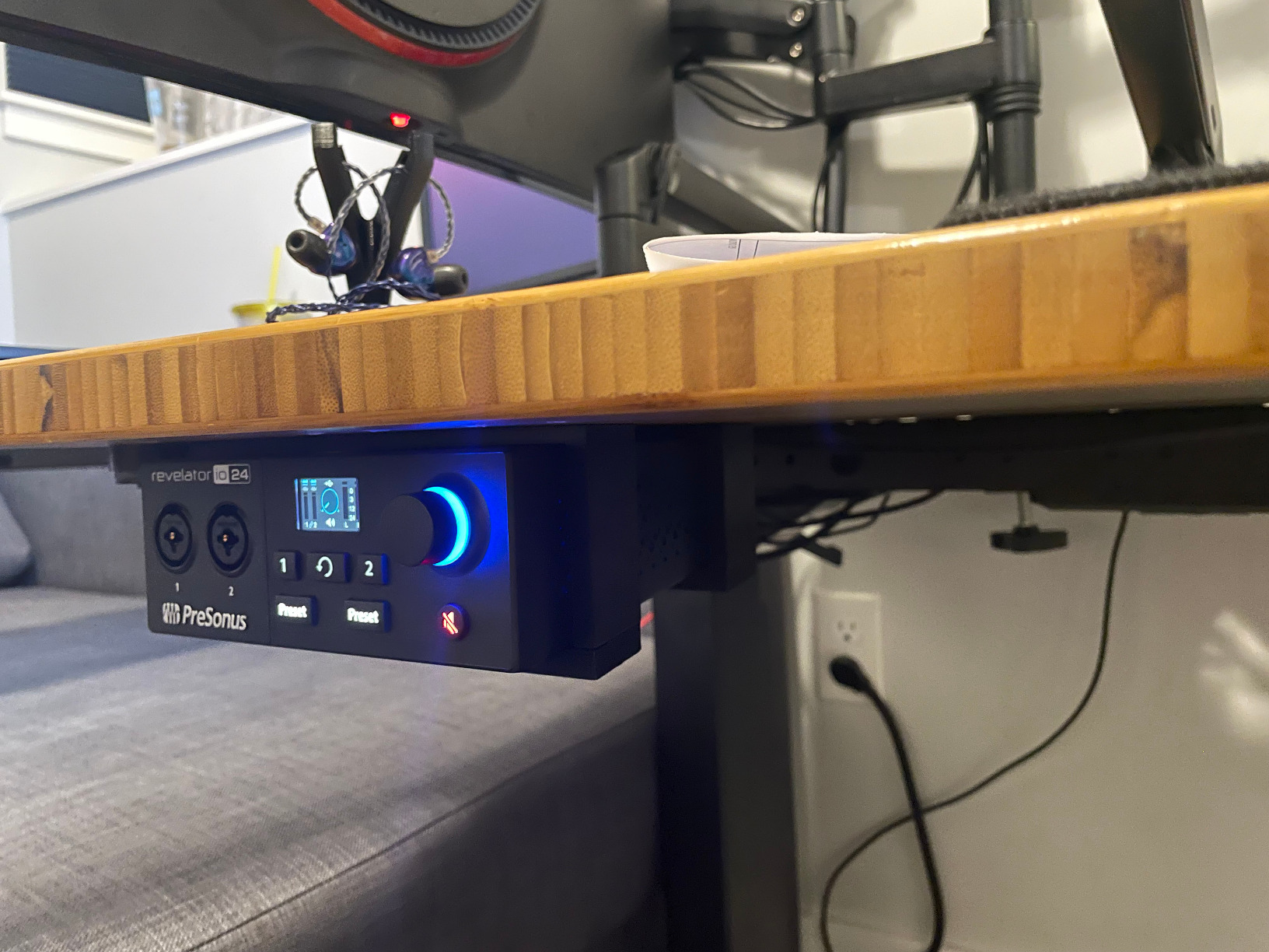 PreSonus Revelator io44 USB-C Audio Interface for Music Production and Streaming with Built-in Mixer and Effects Presets customer photo 1