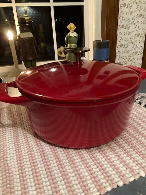 Made In Cookware | Dutch Oven 5.5 Quart (Blue) | Enameled Cast Iron | Exceptional Heat Retention & Durability | Professional Cookware | Crafted in France | Induction Compatible customer photo 2