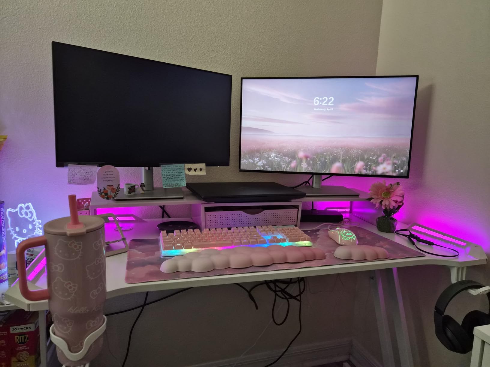 HLDIRECT 47 Inch Gaming Desk with LED Lights, Large RGB Computer Gaming Desk Table with Cup Holder Headphone Hook Mouse Pad, Ergonomic Modern Carbon Fiber Mesa Gamer Pc Work Home Office Desks, Black customer photo 2