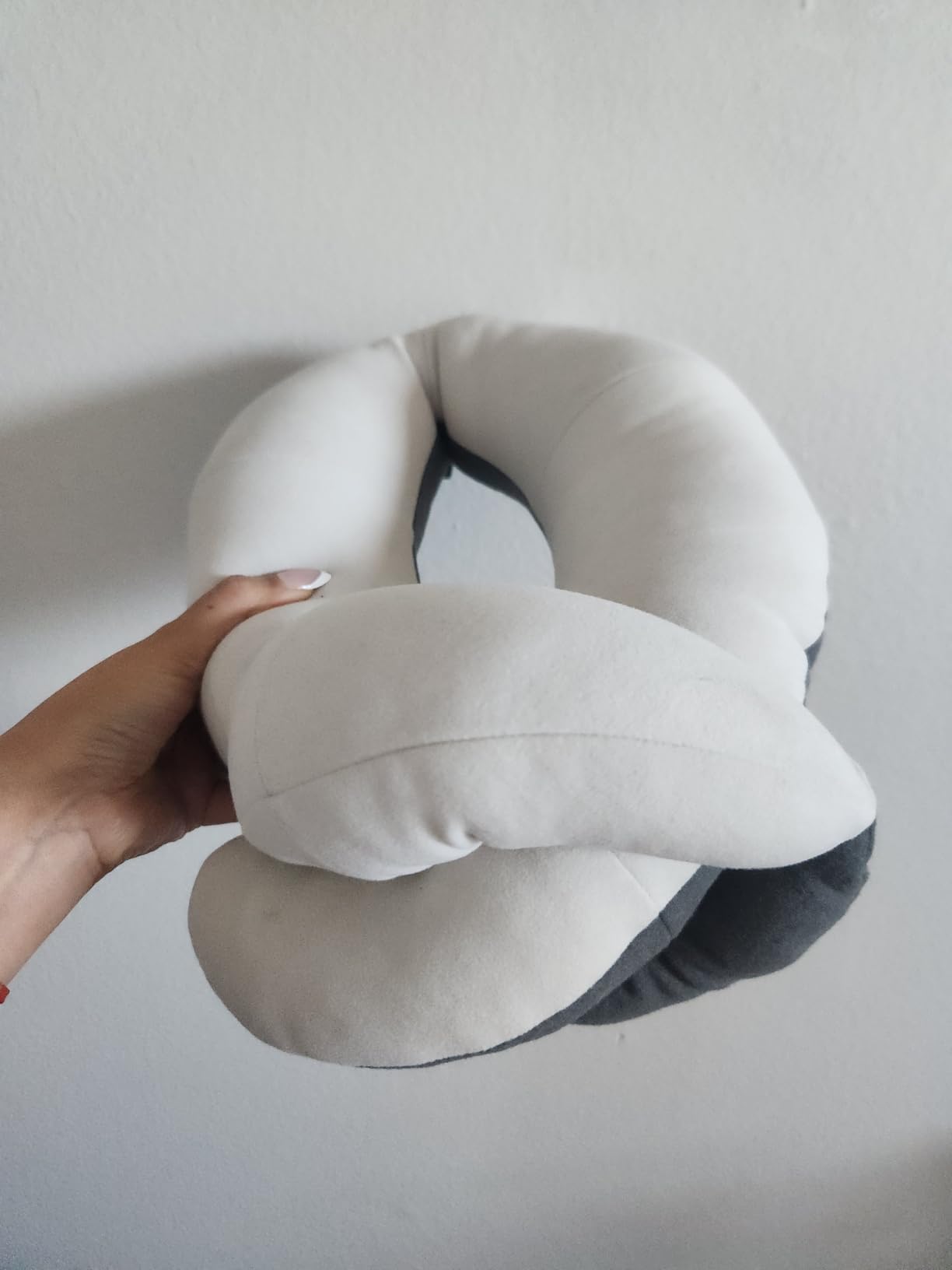 BUYUE Travel Neck Pillows for Airplanes, 360° Head Support Sleep for Long Flight, Skin-Friendly & Breathable, Kit with 3D Contoured Eye Mask, Earplugs and Storage Bag (Adult, Grey, 90+ lbs) customer photo 2