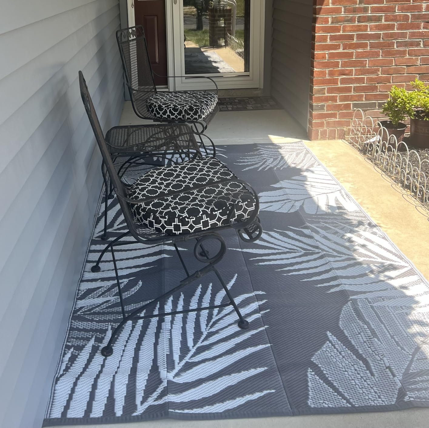 GENIMO Outdoor Rug 5' x 8' Waterproof for Patios Clearance, Reversible Plastic Straw Camping Carpet, Large Area Rugs Mats for RV, Picnic, Backyard, Deck, Balcony, Porch, Beach, Grey&White customer photo 2