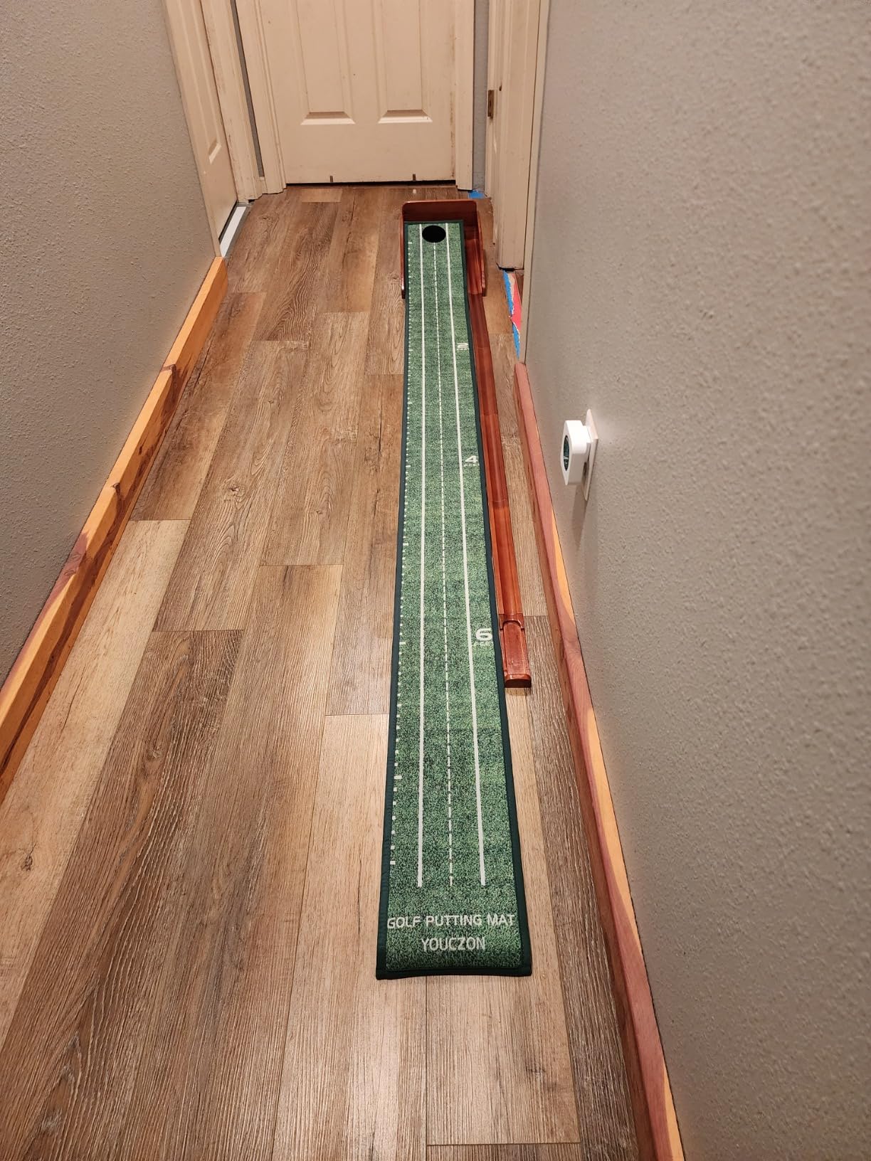 YOUCZON Putting Green Indoor Golf Putting Mat with Auto Ball Return,Premium Crystal Velvet Surface customer photo 2