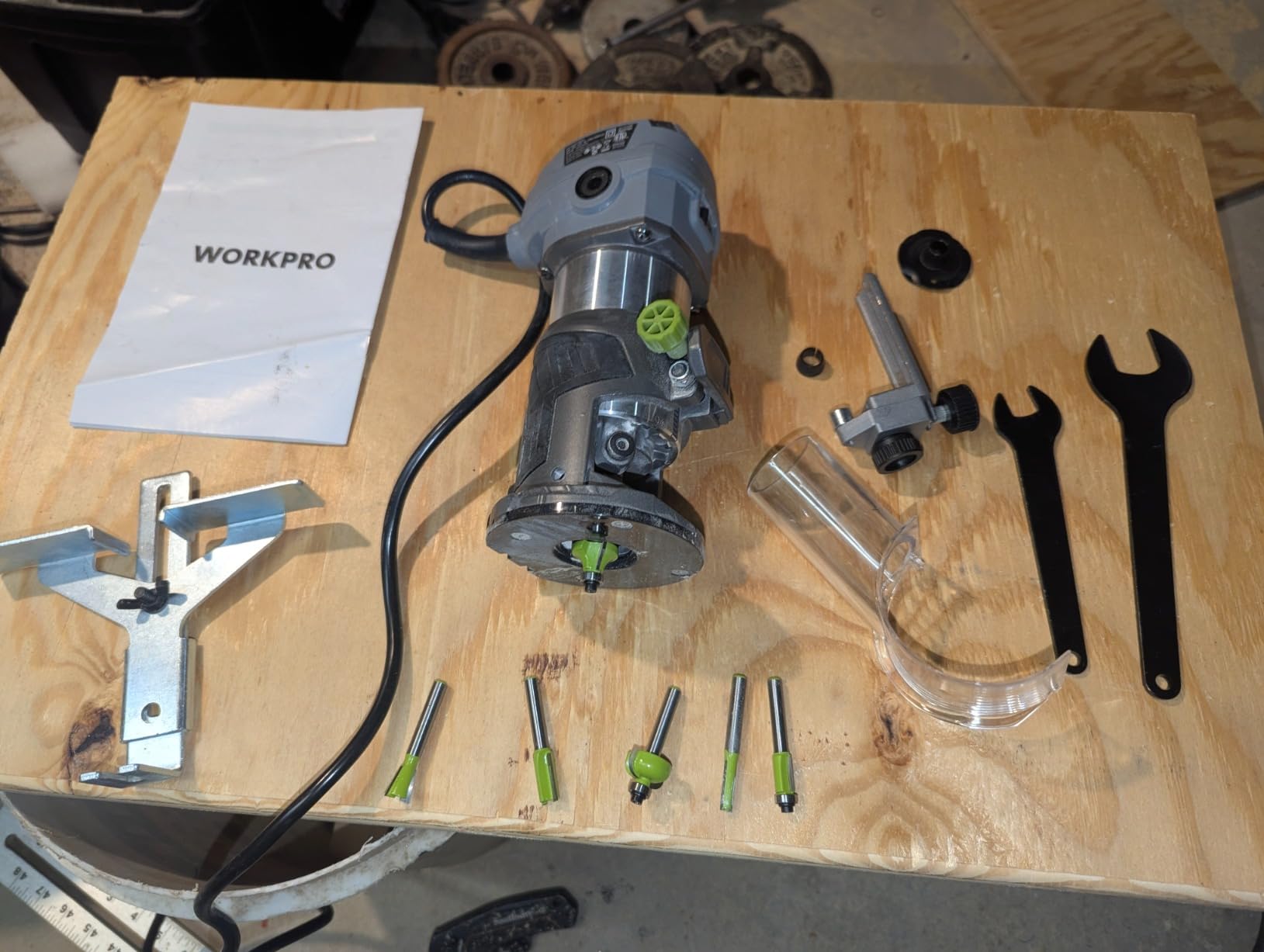 WORKPRO Compact Router Combo Kit, 6.5 Amp Compact Router Fixed Base & Plunge Router for Woodworking Slotting Trimming, 6 Variable Speeds to 32000 RPM customer photo 2