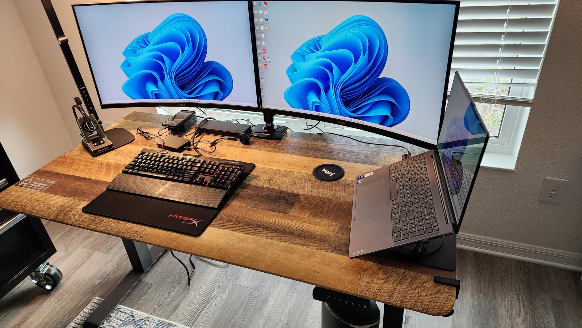 Ergounion Heavy Duty Triple Monitor Mount, Mechanical Spring 3 Monitor Arm for Ultrawide & Curved Screens, Fits Three 13-40 Inch Displays up to 25 lbs Per Arm, Premium Aluminum VESA Stand, Silver customer photo 2