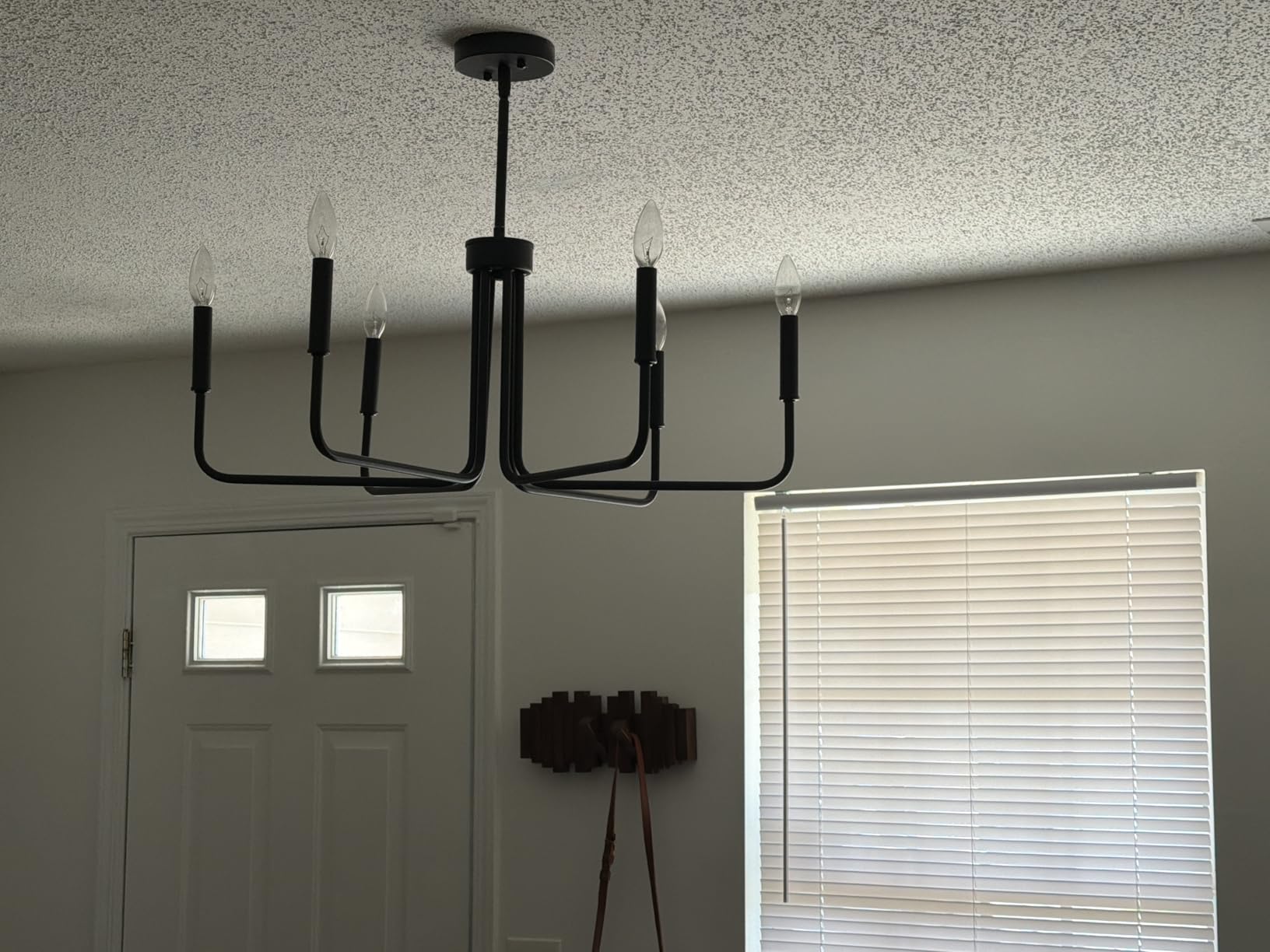 Black Chandelier, 6-Light Farmhouse Chandelier for Dining Room Lighting Fixtures Hanging, Dining Light Fixtures Industrial Modern Chandelier for Bedroom, Foyer, Hall, Kitchen, Living Room and Entryway customer photo 2