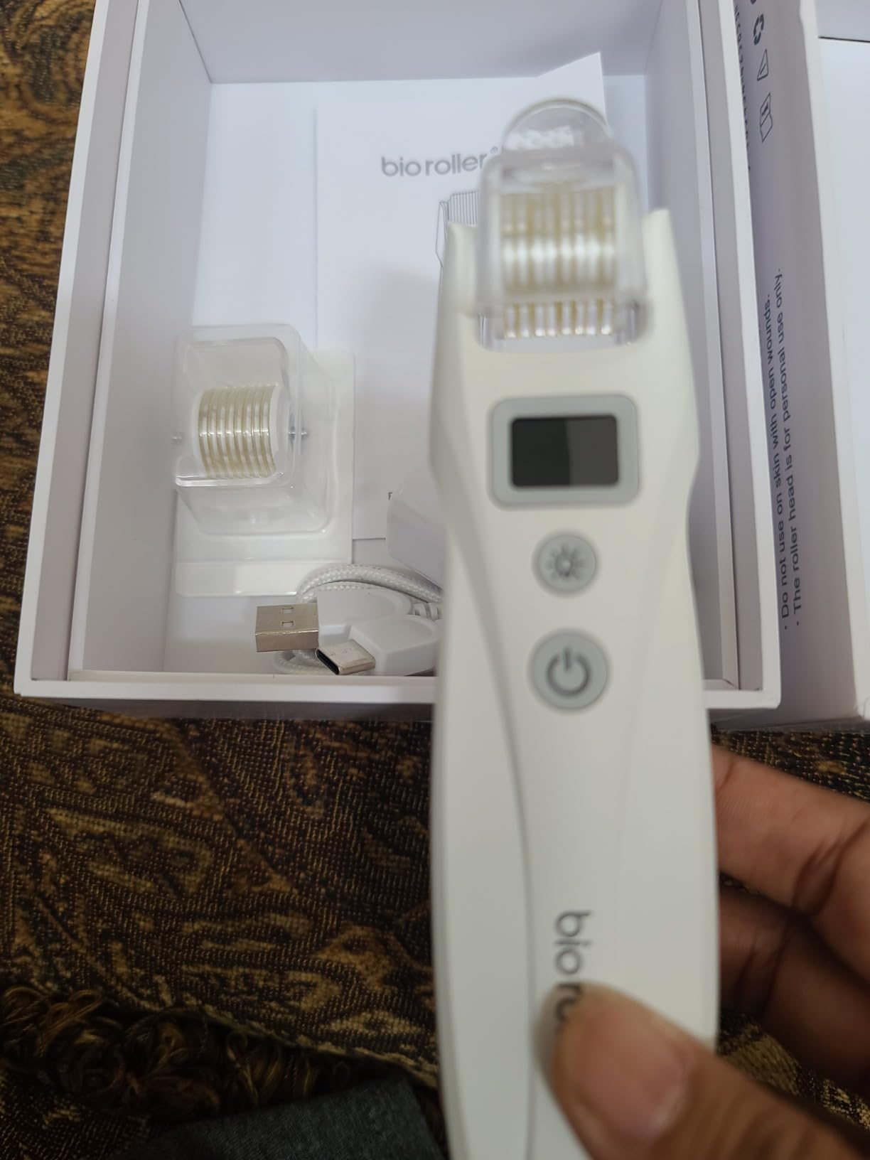 CLETINA Bioroller G5 Derma Roller Microneedle Roller 0.25mm Micro Needling 540 Titanium Microneedling Skincare Tools for Man & Women customer photo 1