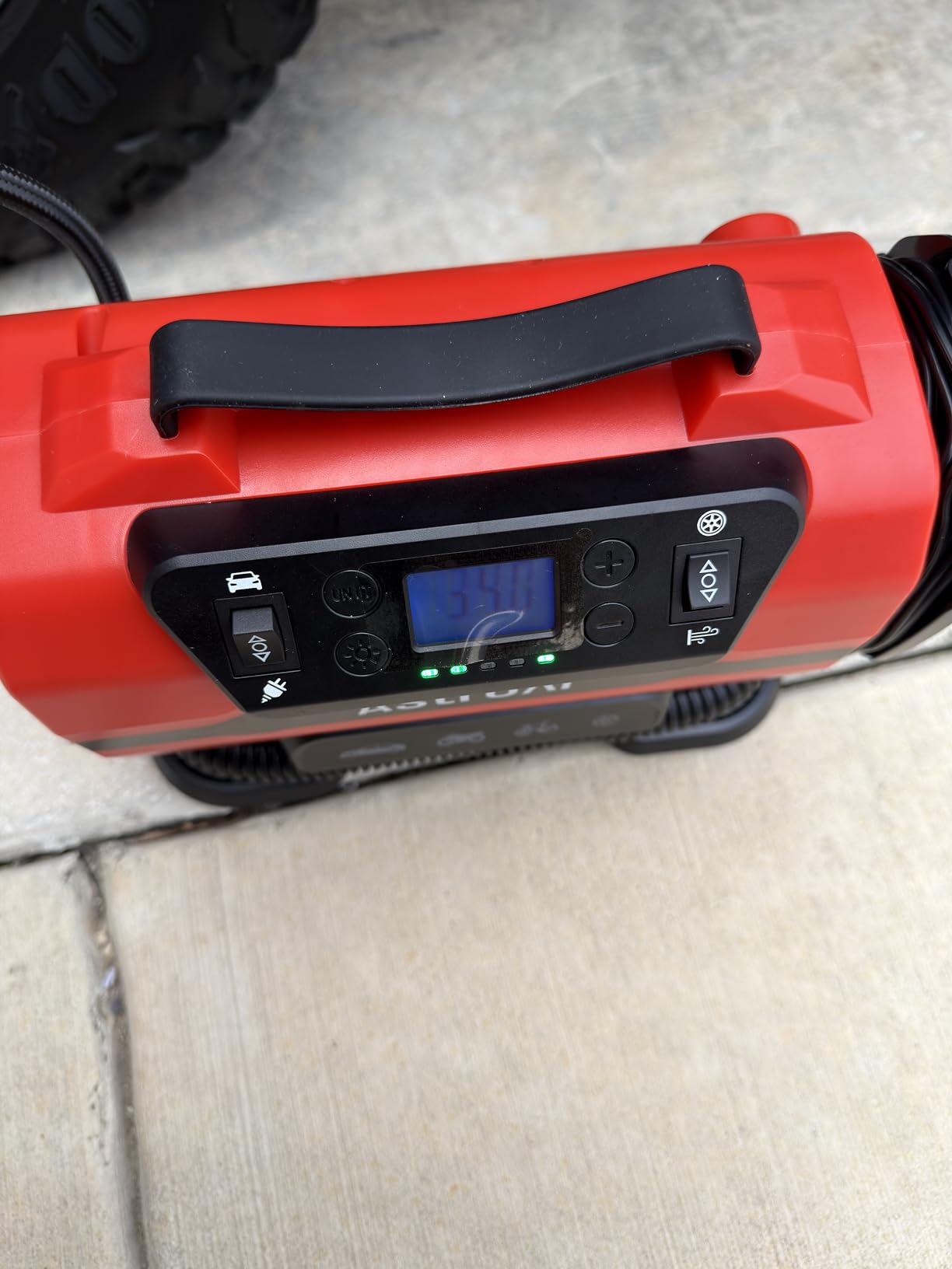 AstroAI Tire Inflator Portable Air Compressor Pump 150PSI 12V DC/110V AC with Dual Metal Motors & LED Light customer photo 2