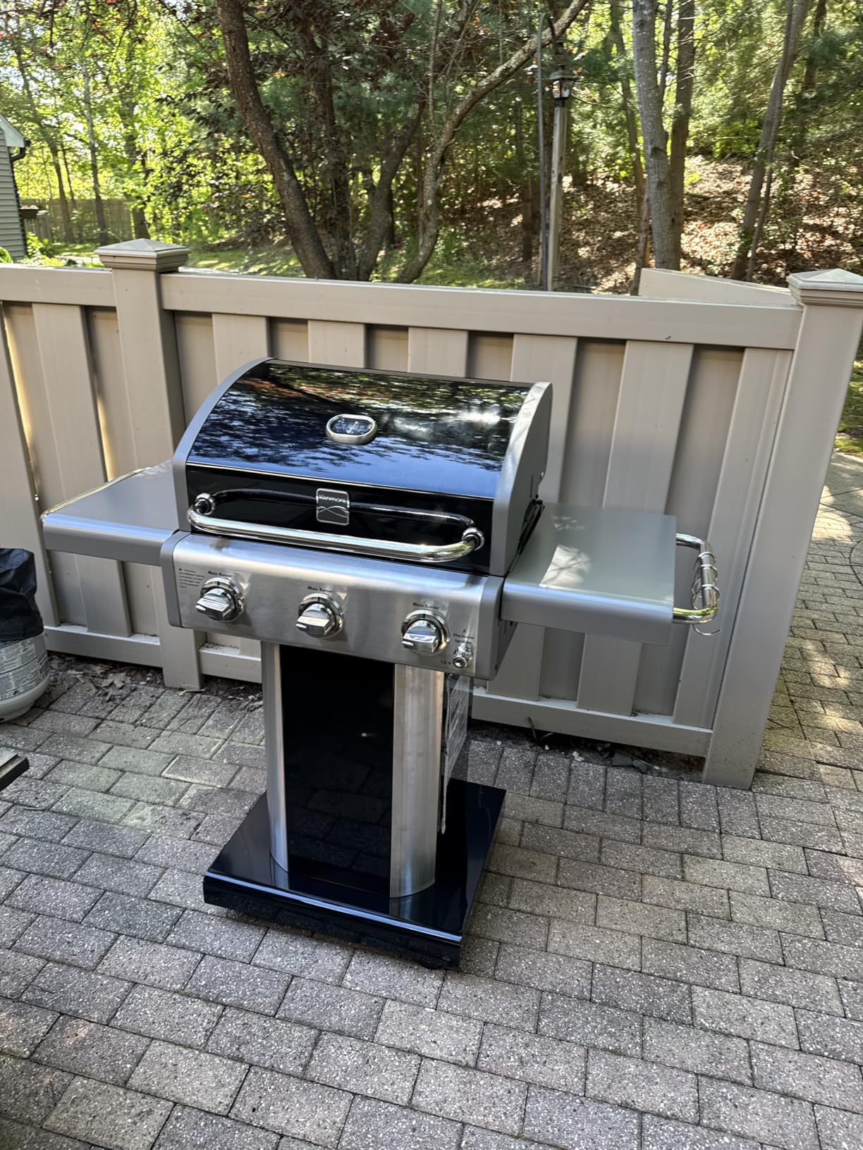 Cuisinart 3-Burner Gas Grill with Foldable Side Tables, Cast Iron Cooking Grates, Warming Rack, Hooks for BBQ Grilling Tools, Propane Gas Barbecue Grill, 30,000 BTUs, Black with Copper Accent customer photo 2