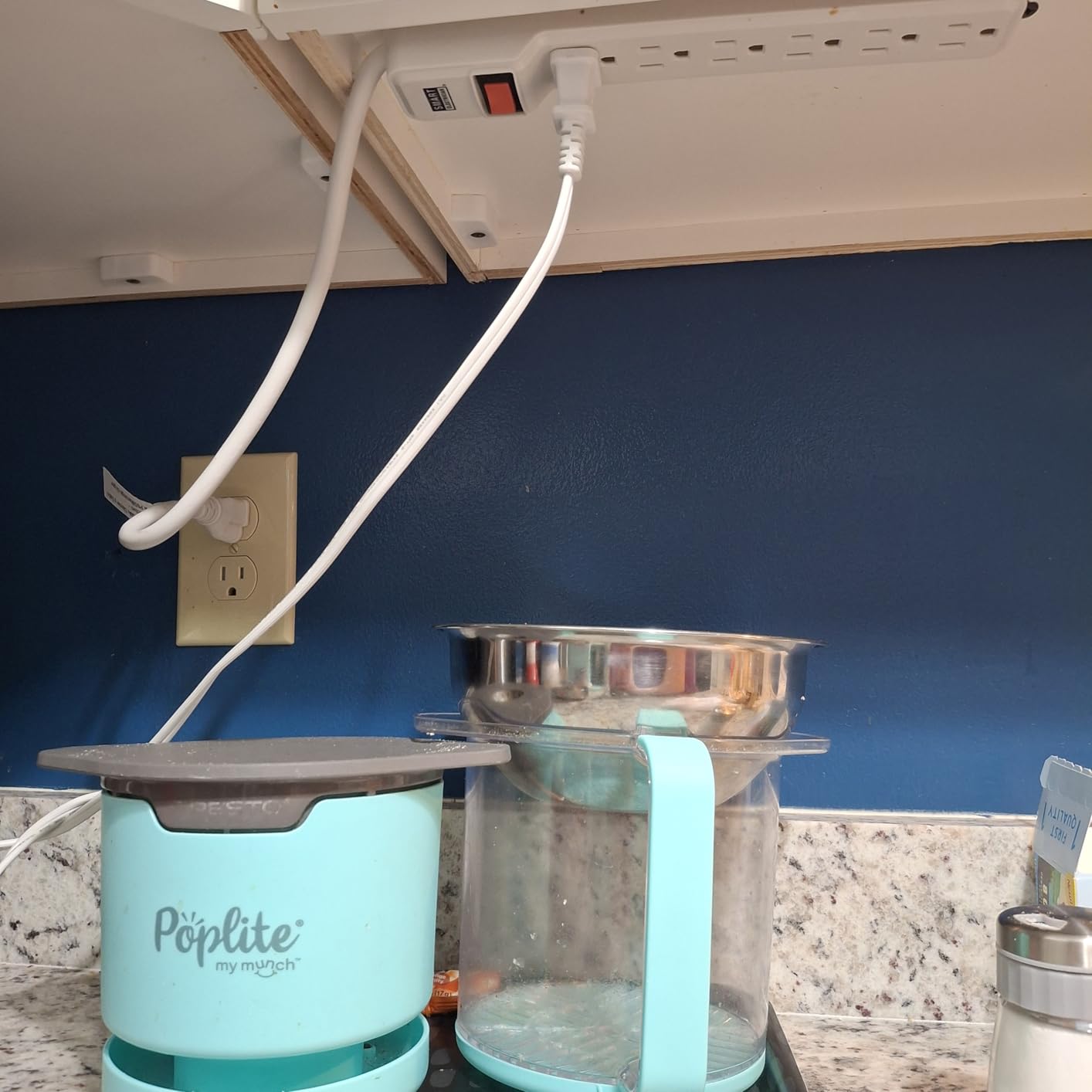 Presto 04811 PopLite My Munch Hot Air Popcorn Popper - Personal Sized, Built-In Serving Bowl, Compact Design, 8 Cups, Blue customer photo 2