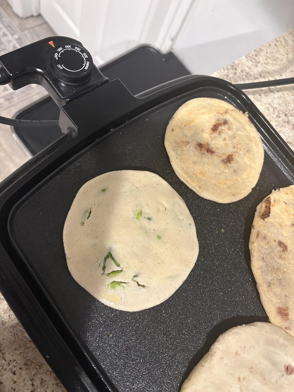 Chefman XL Electric Griddle with Removable Temperature Control, Immersible Flat Top Grill, Burger, Eggs, Pancake Griddle, Nonstick Extra Large Cooking Surface, Slide Out Drip Tray, 10 x 20 Inch customer photo 2