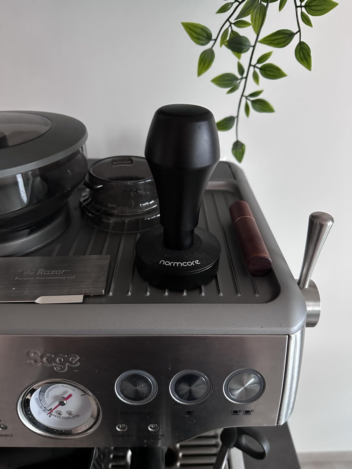Normcore 58mm Coffee Tamper - V4 Spring-loaded Tamper with Stainless Steel Flat Base - 15lb / 25lb / 30lbs Replacement Springs - Anodized Aluminum Handle and Stand - Fits 58mm Standard Baskets customer photo 1