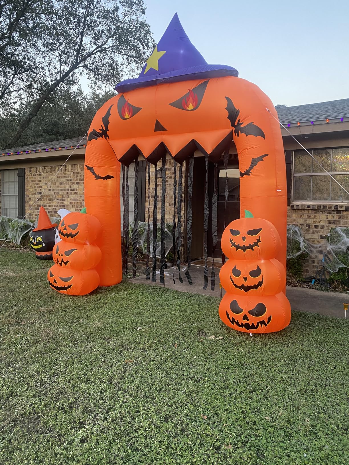 AerWo 12FT Tall Halloween Inflatables Archway Giant Arch, Pumpkin Blow Up With Built-in LED Lights for Outdoor Decorations customer photo 1