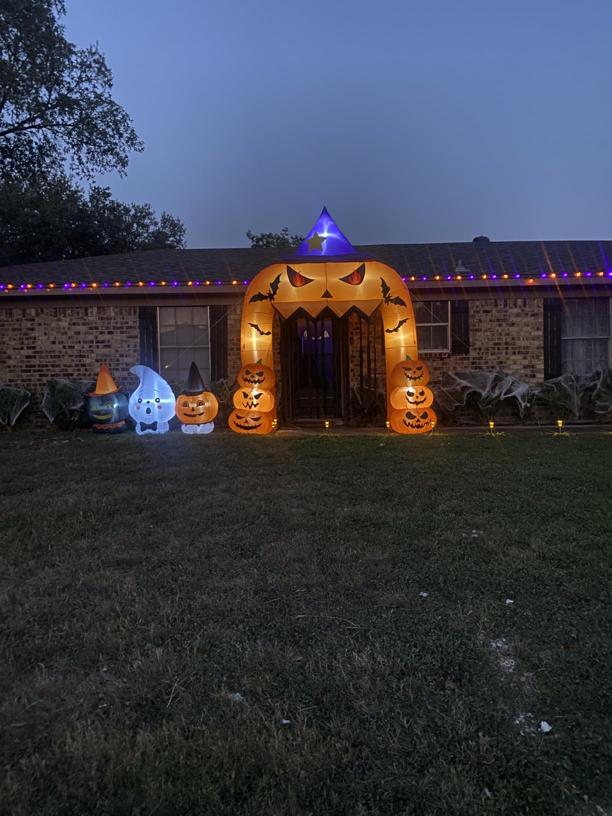 AerWo 12FT Tall Halloween Inflatables Archway Giant Arch, Pumpkin Blow Up With Built-in LED Lights for Outdoor Decorations customer photo 2