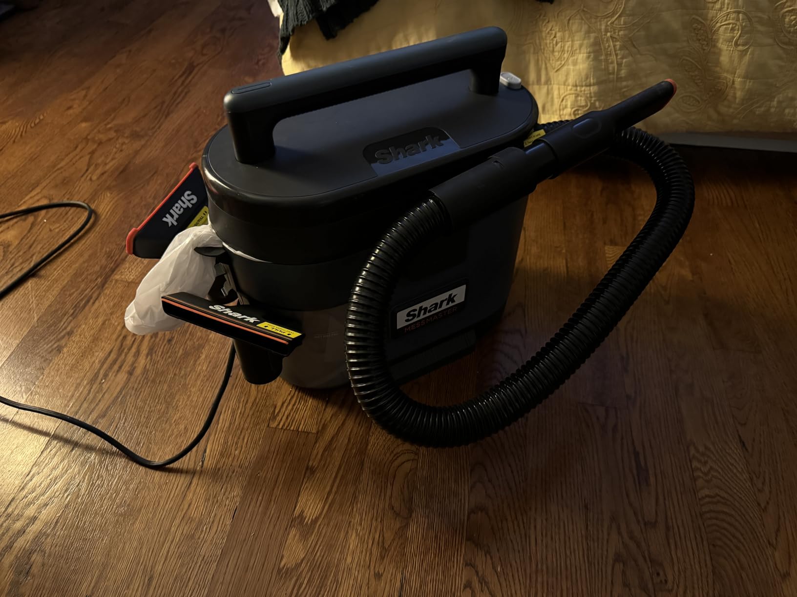 Shark VS101 MessMaster Portable Wet Dry Vacuum, 1 Gallon Capacity, Corded, Perfect for Pets & Cars, AnyBag Tech, Self-Cleaning, Ultra-Powerful Suction customer photo 1