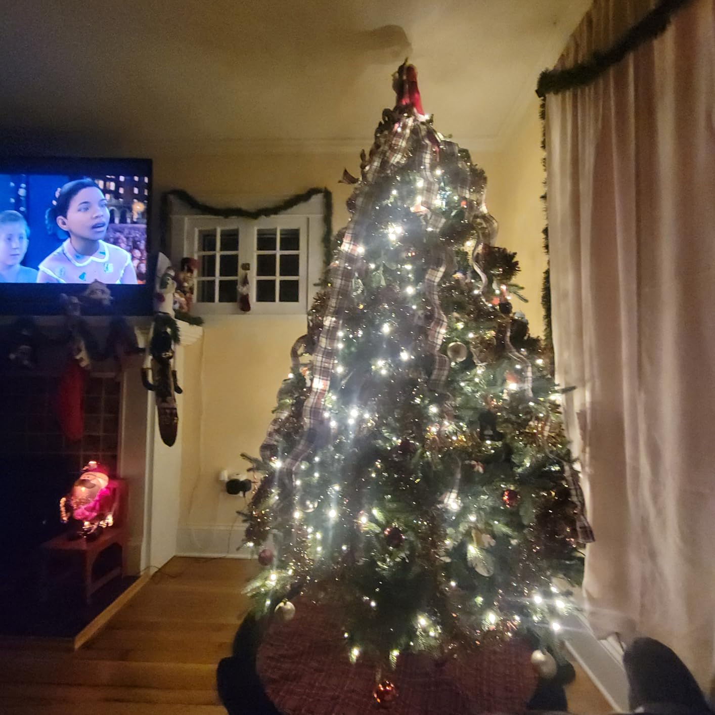 Naomi Home Cynthia 7.5ft Prelit Artificial Christmas Tree with 3661 Branch Tips, 800 Warm Lights and Metal Stand, 60