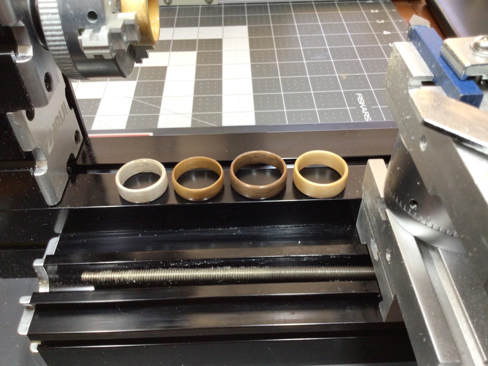 Mini Metal Lathe 60W 12,000 RPM, 4-Axis All-Machine Tool for Soft Metal Wood Acrylic Plastic, Precision Micro Lathe with Safety Guard Quick Indexer 0.02mm Scale (Gold Silver Aluminum Copper) customer photo 2