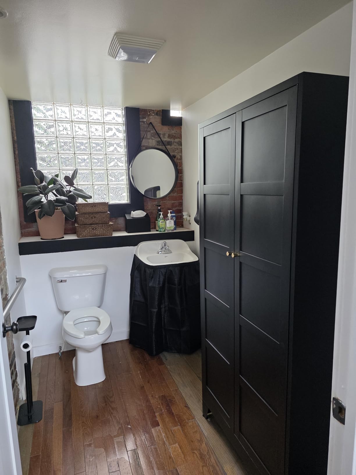 Letaya Metal Garage Storage Cabinets with Lock Door and Adjustable Shelves, Steel Tool Cabinets for Home,Office,Warehouse customer photo 1