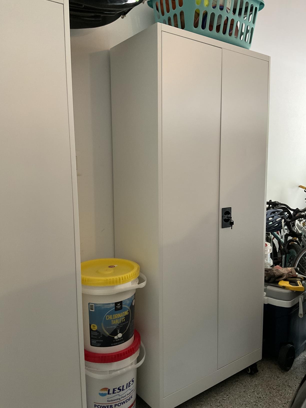 Letaya Metal Garage Storage Cabinets with Lock Door and Adjustable Shelves, Steel Tool Cabinets for Home,Office,Warehouse customer photo 2