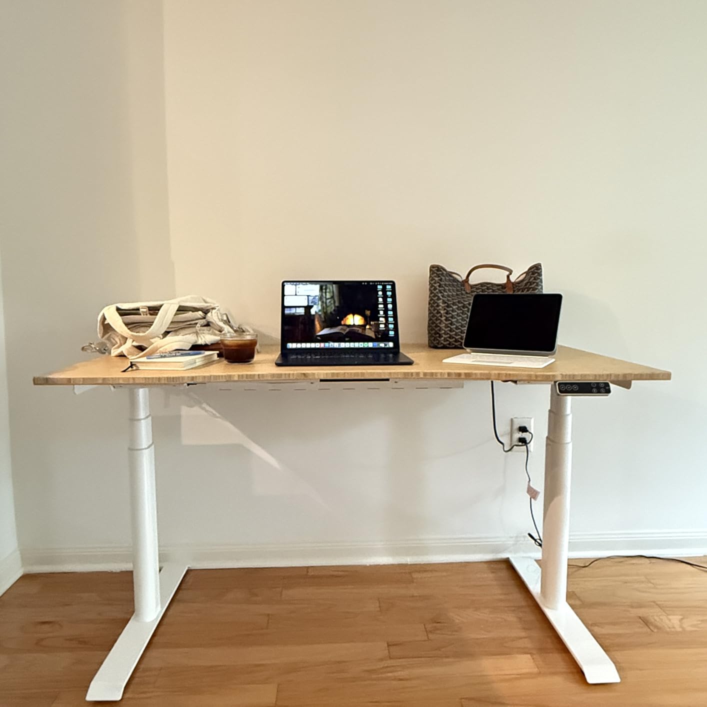 FLEXISPOT E6 Pro Oval Leg Dual Motor 3 Stages Bamboo Electric Standing Desk 55x28 Inch Whole-Piece Board Height Adjustable Electric Sit Stand Up Desk (Black Frame + Bamboo Curved Desktop) customer photo 1