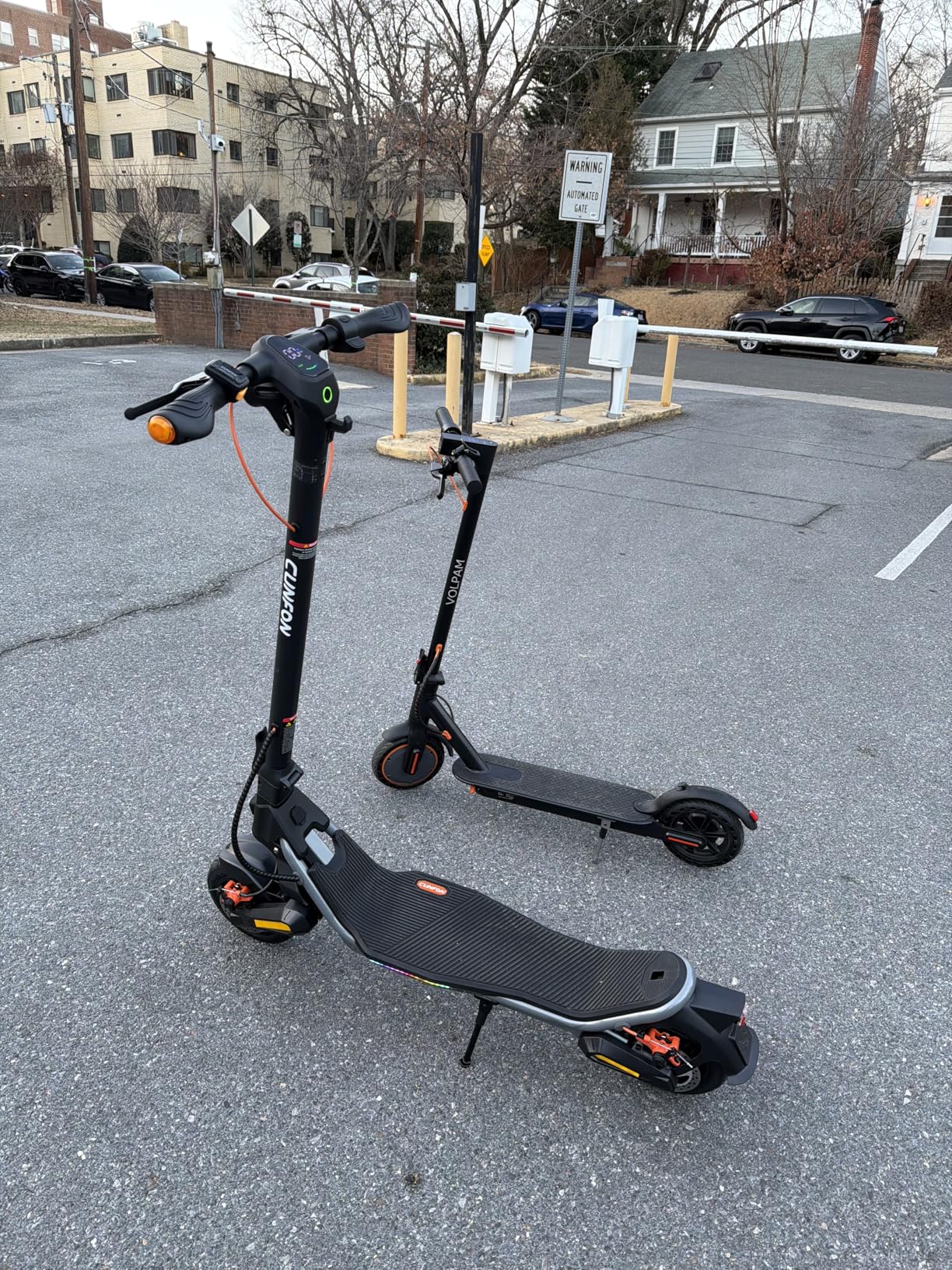 Electric Scooter for Adults, 1000-1600W Peak, Up to 25-31 MPH, 25-50 Miles Range, 220-330lb Load, Foldable E-Scooter with Damping Adjustable Full Suspensions, Turn Signals customer photo 1