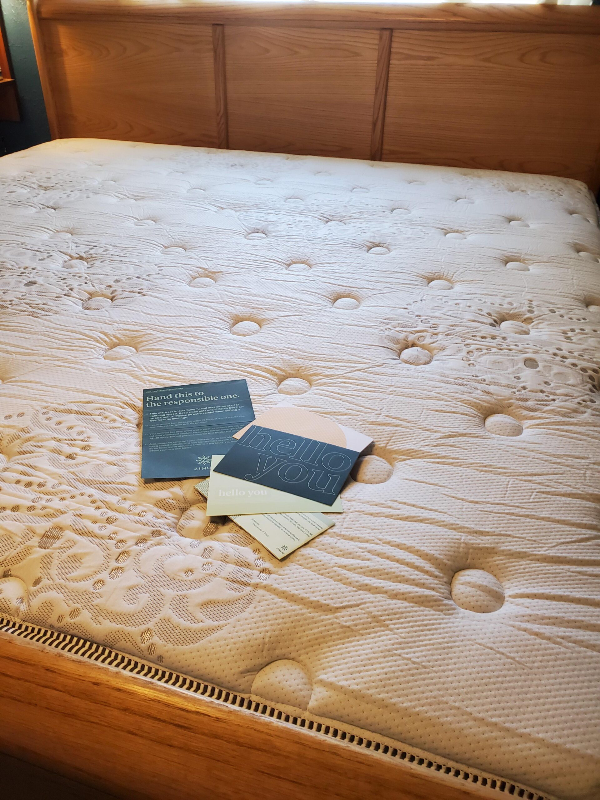 Zinus 12 Inch Comfort Support Hybrid Mattress, Queen, Fiberglass Free, Medium Plush, Motion Isolation, Certified Safe Foams & Fabric, Mattress in A Box customer photo 2