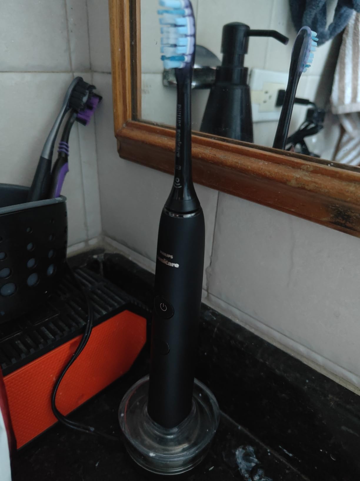 Philips Sonicare DiamondClean Smart 9300 Electric Toothbrush - Sonic Toothbrush with App, Pressure Sensor, 12 Brushing Settings, Replacement Reminder, Travel Case, Black customer photo 2