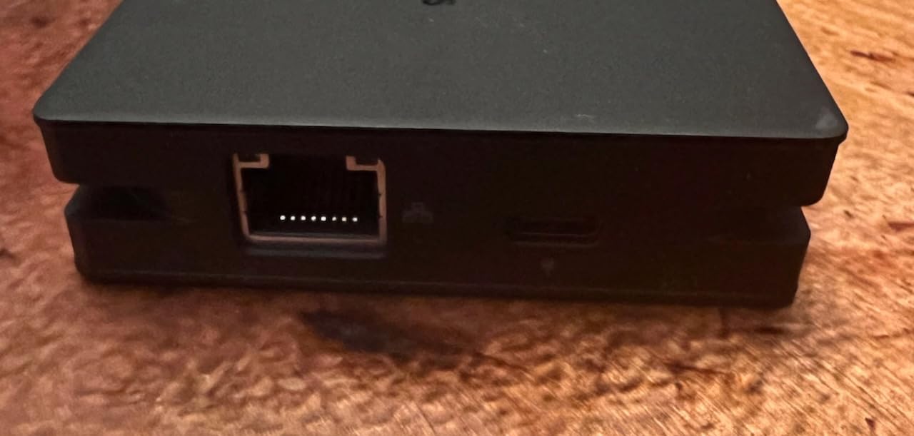 Cable Matters 8-in-1 Portable 40Gbps Dual HDMI USB4 Hub, USB 4 Dock with 2X 4K@60Hz or 1x 4K@120Hz / 8K@30Hz, 100W PD, Gigabit Ethernet, Compatible with Thunderbolt 4 (*macOS's Display Limitation) customer photo 2
