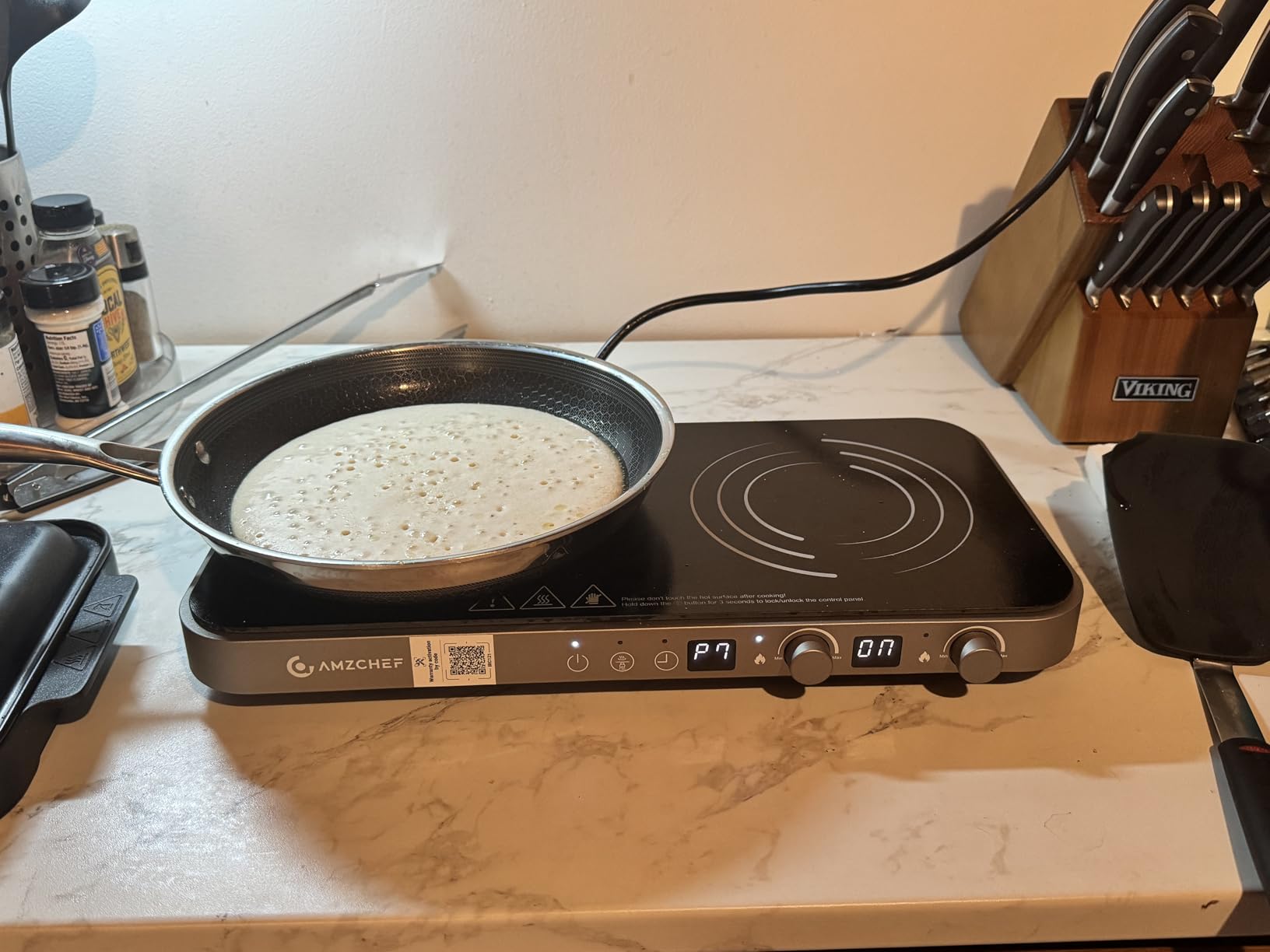 AMZCHEF Double Induction Cooktop with Removable Griddle Pan Non-stick, 1800W 2 burner Portable Induction Stove With Sensor Touch 9 Power Levels, 99 Min Timer, Iron Grey customer photo 2