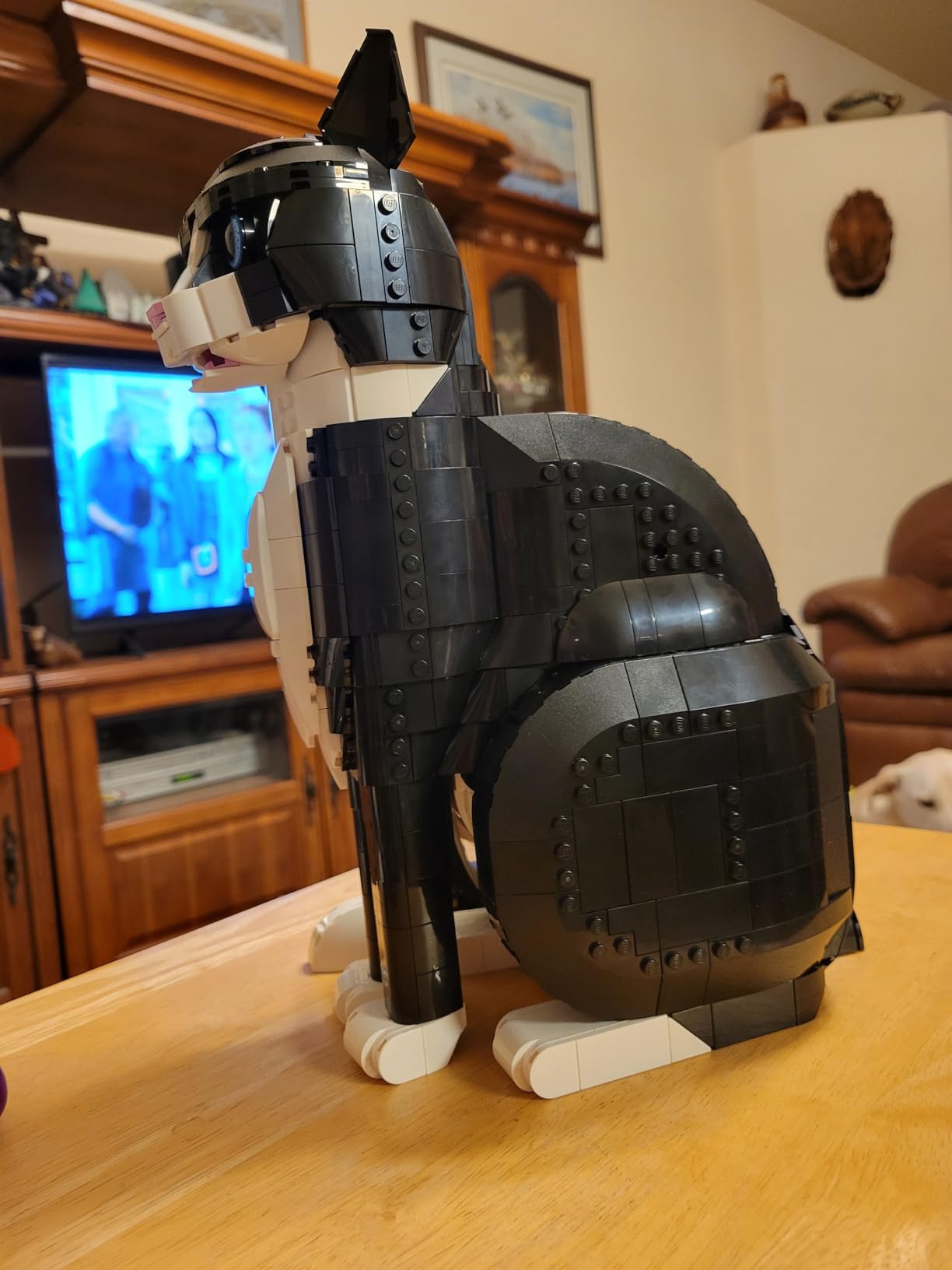 LEGO Ideas Tuxedo Cat - Building Sets for Adults, Ages 18+ - DIY Crafts Kit for Home Decor, Living Room or Bedroom - Gift for Animal Lovers - 21349 customer photo 2