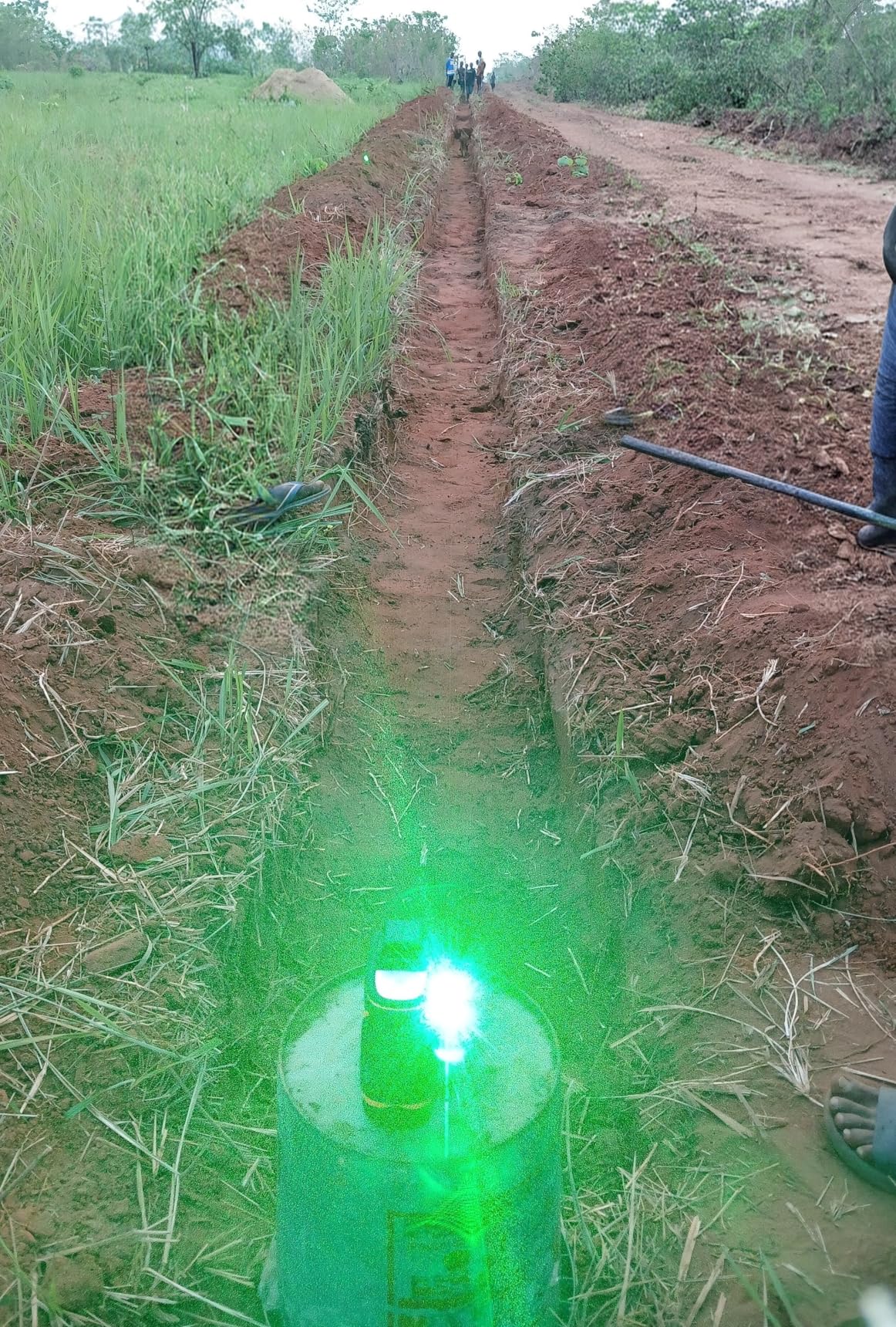 DOVOH Outdoor Laser Level with Receiver: Daylight High Visibility Laser Level 360 Self Leveling Up To 400ft Long Range - H3-360G customer photo 1