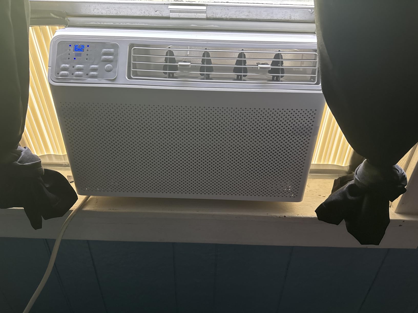TCL 8,000 BTU Smart Window Air Conditioner, Best Compact Quiet Energy Efficient AC Unit, Fan & Dehumidifier, Rooms Up To 350 Sq. Ft., Remote Control, Works with Alexa, Google Assistant & TCL Home App customer photo 2