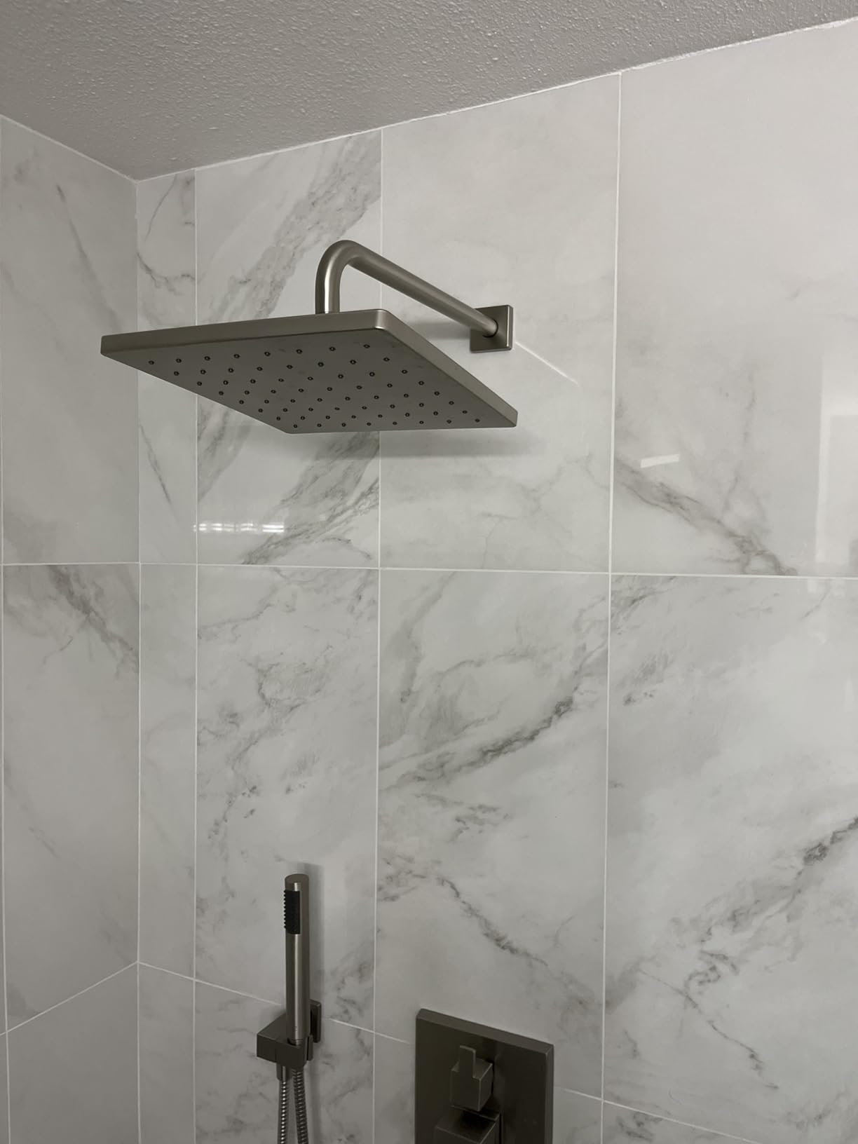 Delta Modern 14 Series Square Rain Shower System Faucet Set, Rainfall Brushed Gold Shower Head and Handle Set, Valve Trim Kit, 10 Inch, Champagne Bronze 342701-CZ customer photo 1