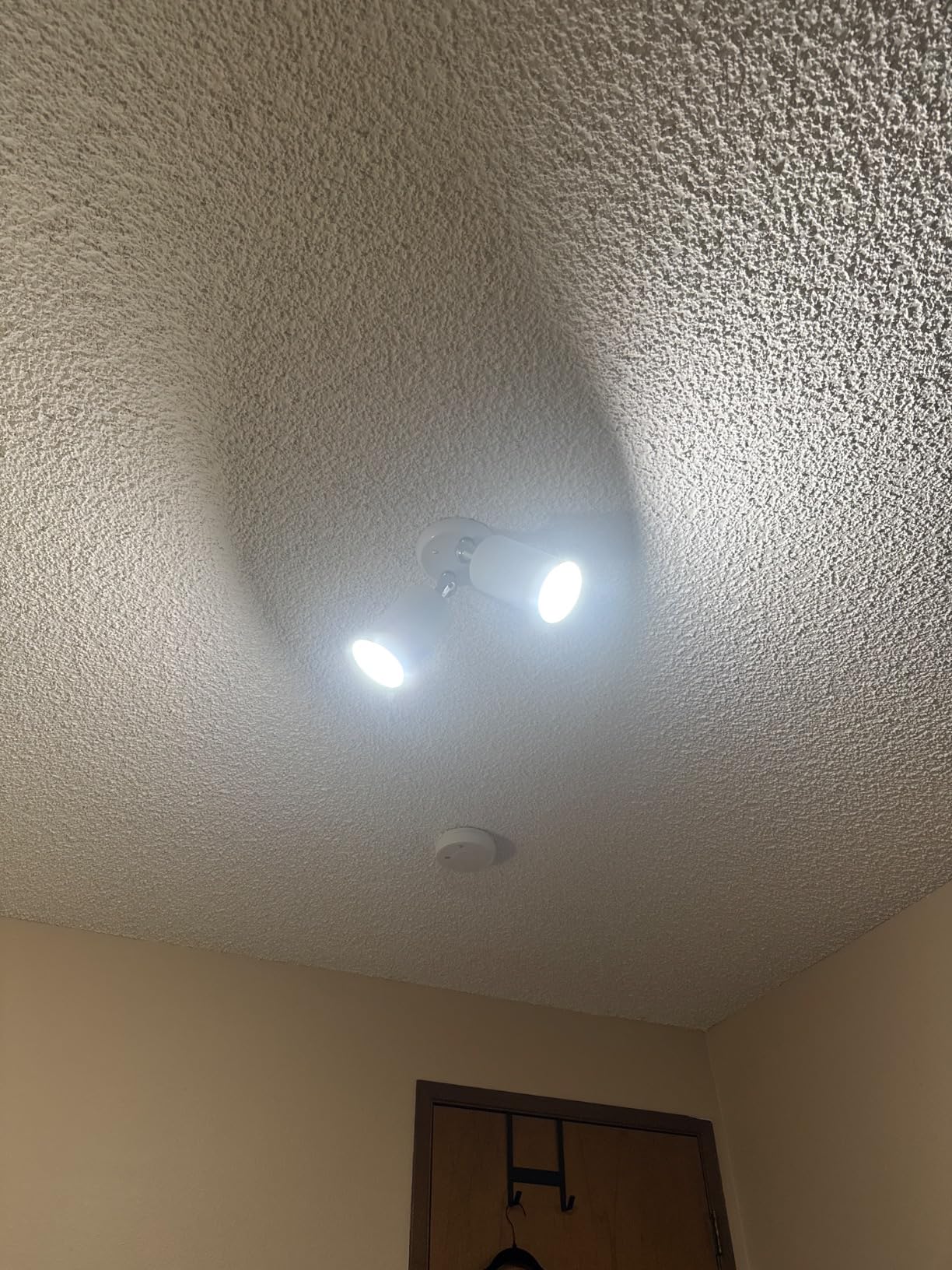 Govee Smart Light Bulbs 1200 Lumens, Color Changing RGBWW 2-Pack customer photo 2