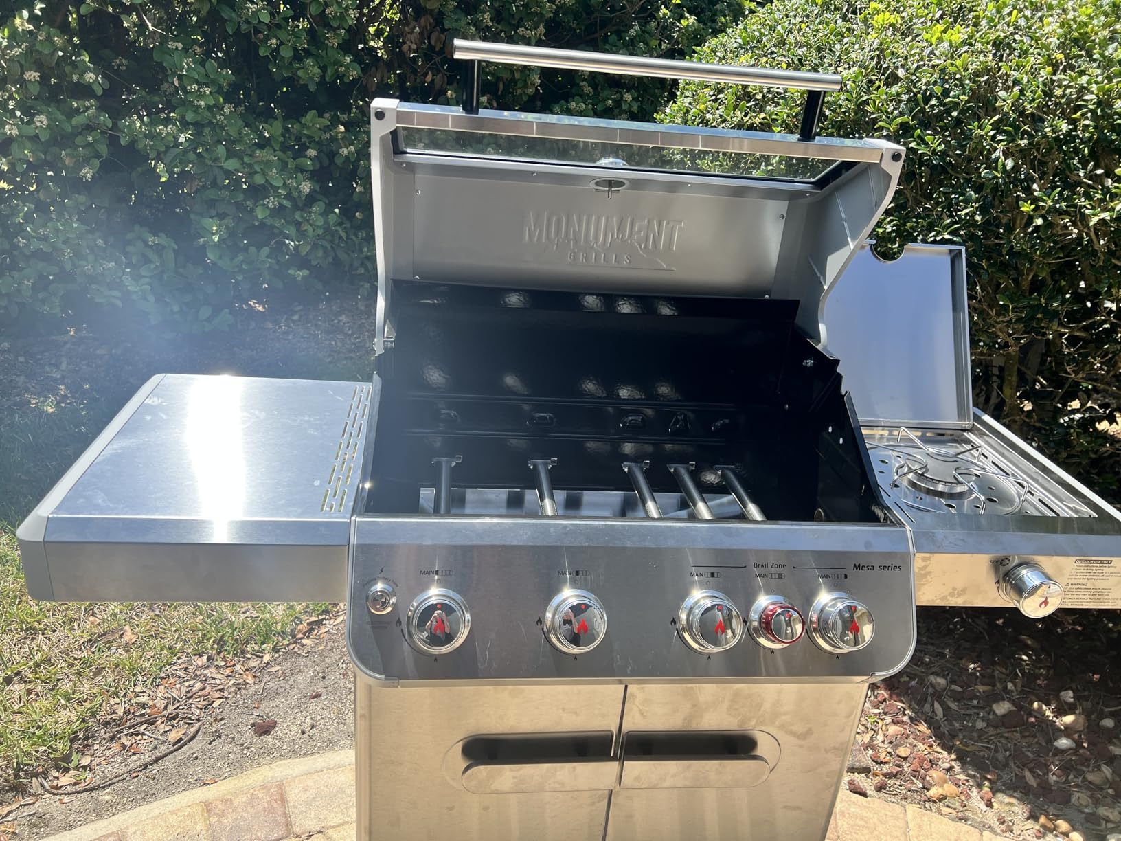 Monument Grills Mesa Series, 4+1 Outdoor Barbecue Stainless Steel Propane Gas Grill, 4 Burners & 1 Side Burner 62,000 BTU Patio Garden Barbecue Grill with Knob Controls, Mesa415BZ customer photo 1