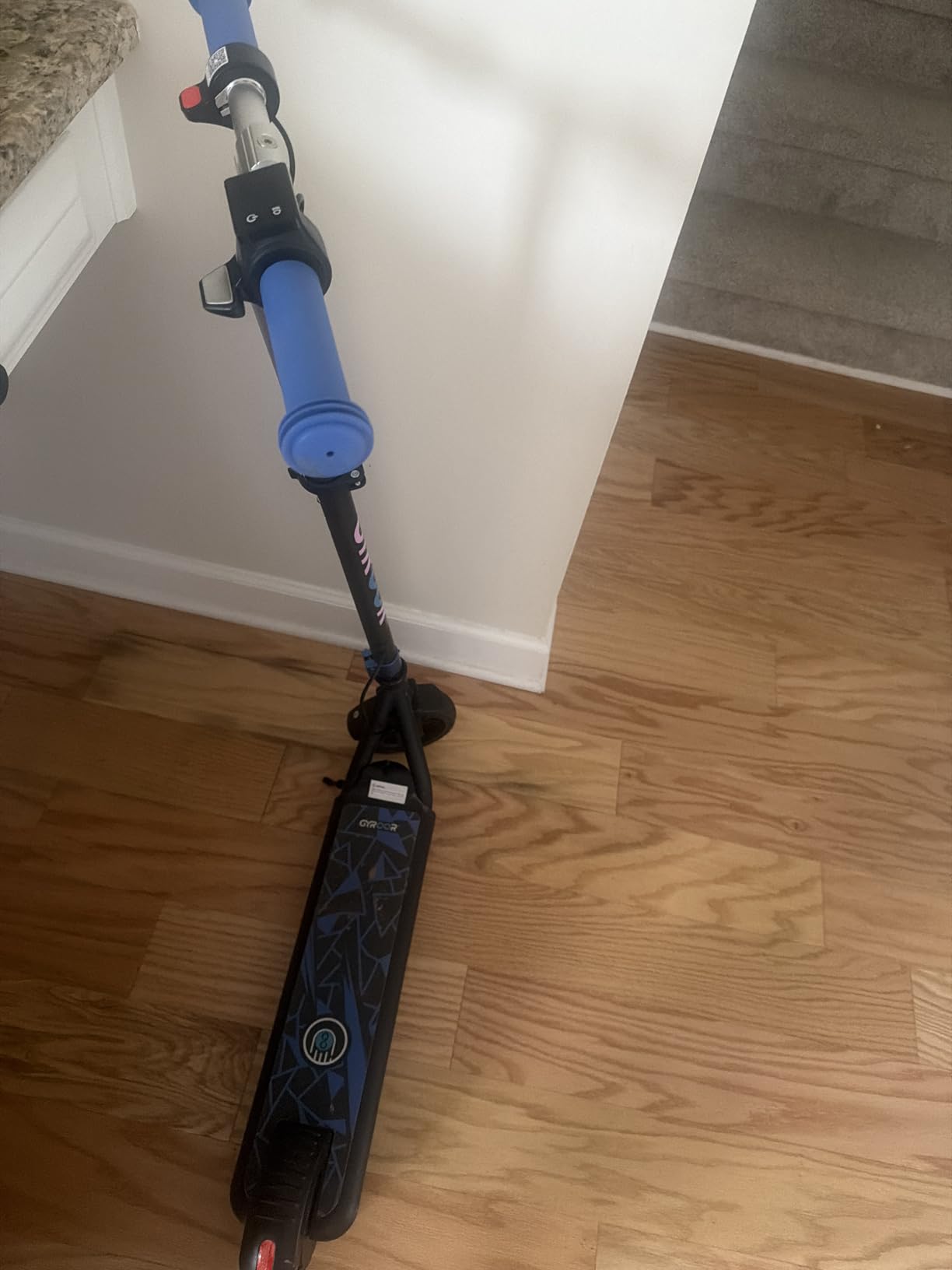 Gyroor H30 Max Electric Scooter for Kids, LED Display, 150W Powerful Motor, Dual Brake System, Adjustable Height and Speed, Best Presents for Kids customer photo 2
