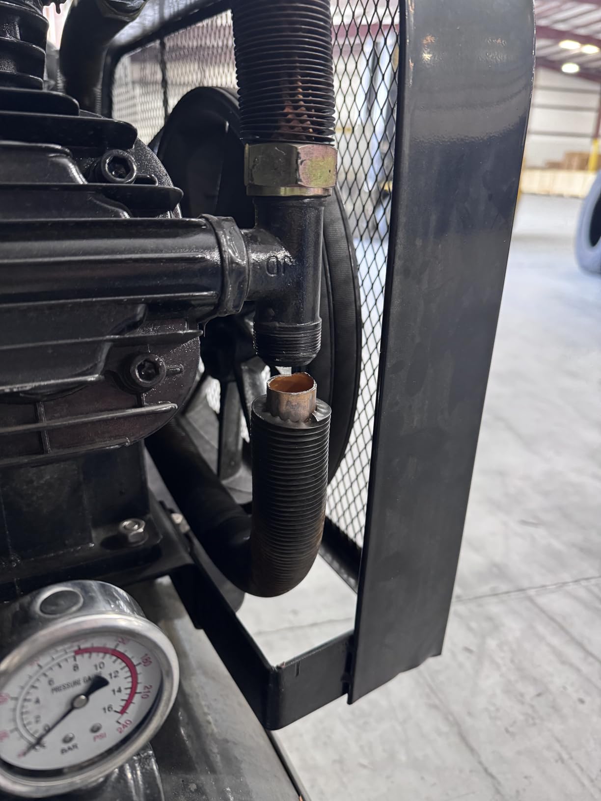 VEVOR 15HP Gas Powered Air Compressor, 30 Gallon Horizontal Air Compressor Tank, 33CFM@115PSI customer photo 1
