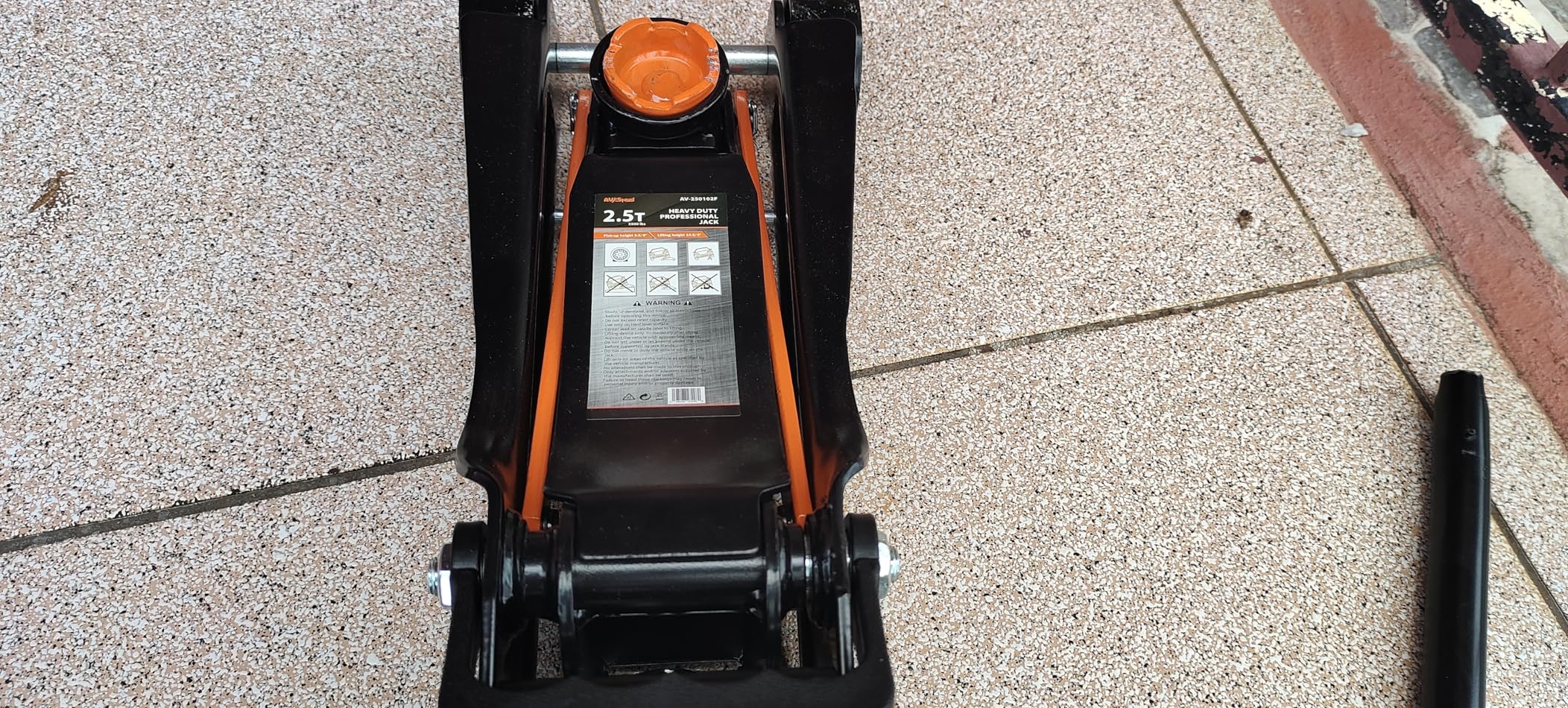AV Steel Floor Jack 2.5 Ton (5500 lbs), Low Profile Floor Jack with Single Piston Pump, Heavy Duty Steel Hydraulic Jack for Car, Jack for Car with Lifting Range 3.4'' to 14.6'' customer photo 1