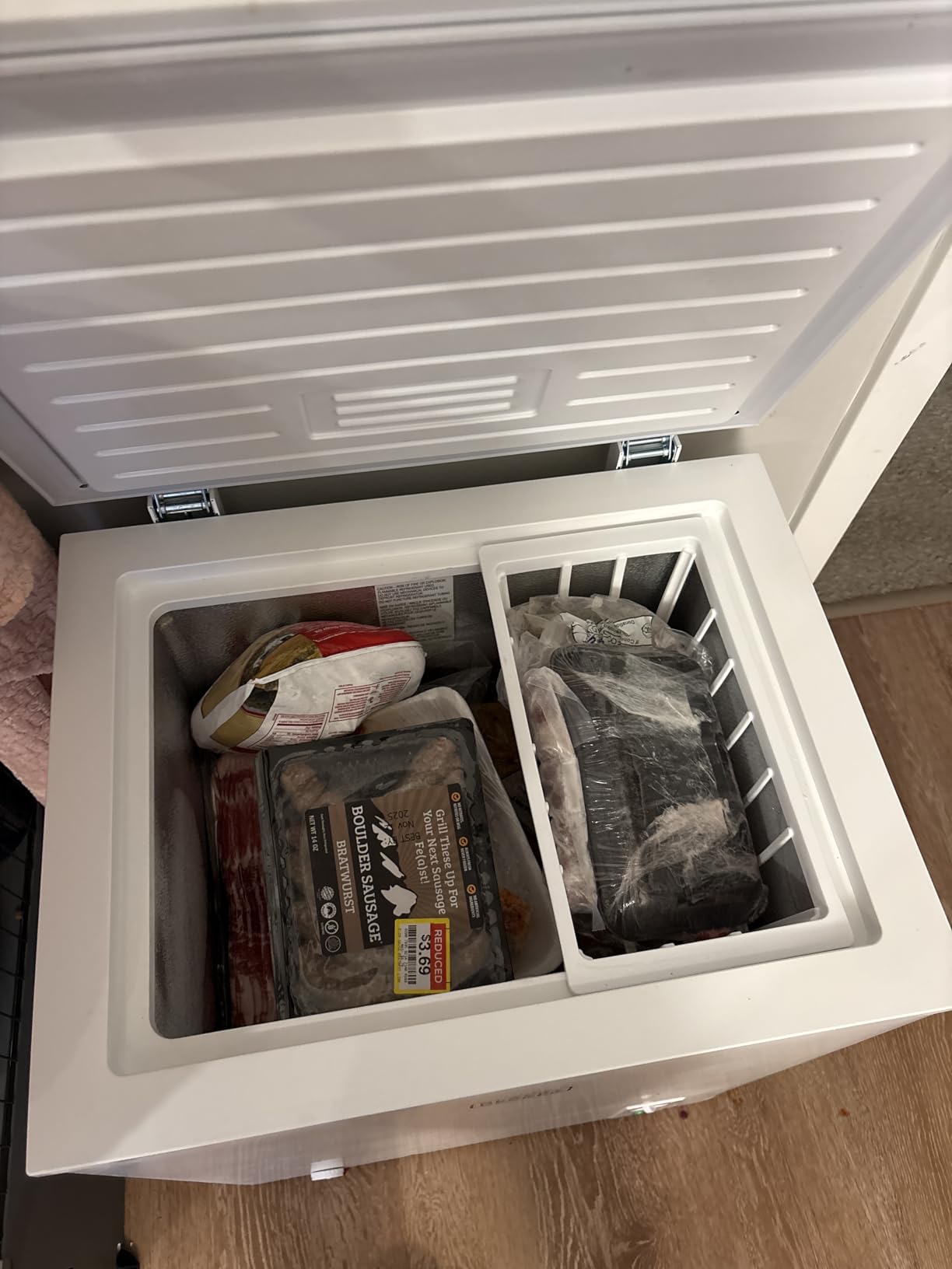 BLACK+DECKER 16.2 Cu. Ft. Chest Freezer, Deep Freezer with Top Opening, Freezer Chest with 2 Removable Storage Baskets, Mechanical Temperature Control, Manual Defrost,R600a Refrigerant, BCF1620E,White customer photo 2