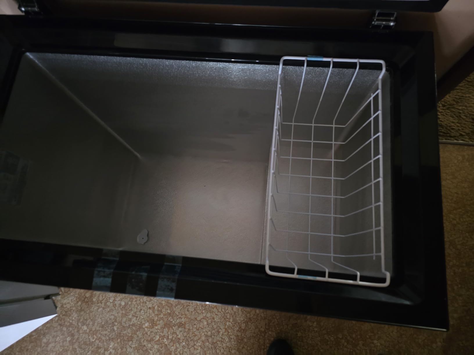 Frigidaire Chest Deep Freezer, 10 Cu. Ft. Capacity, Granita Rugged Design-Adjustable Thermostat-Removable Vinyl Coated Wire Basket-Easy Defrost Drain customer photo 2