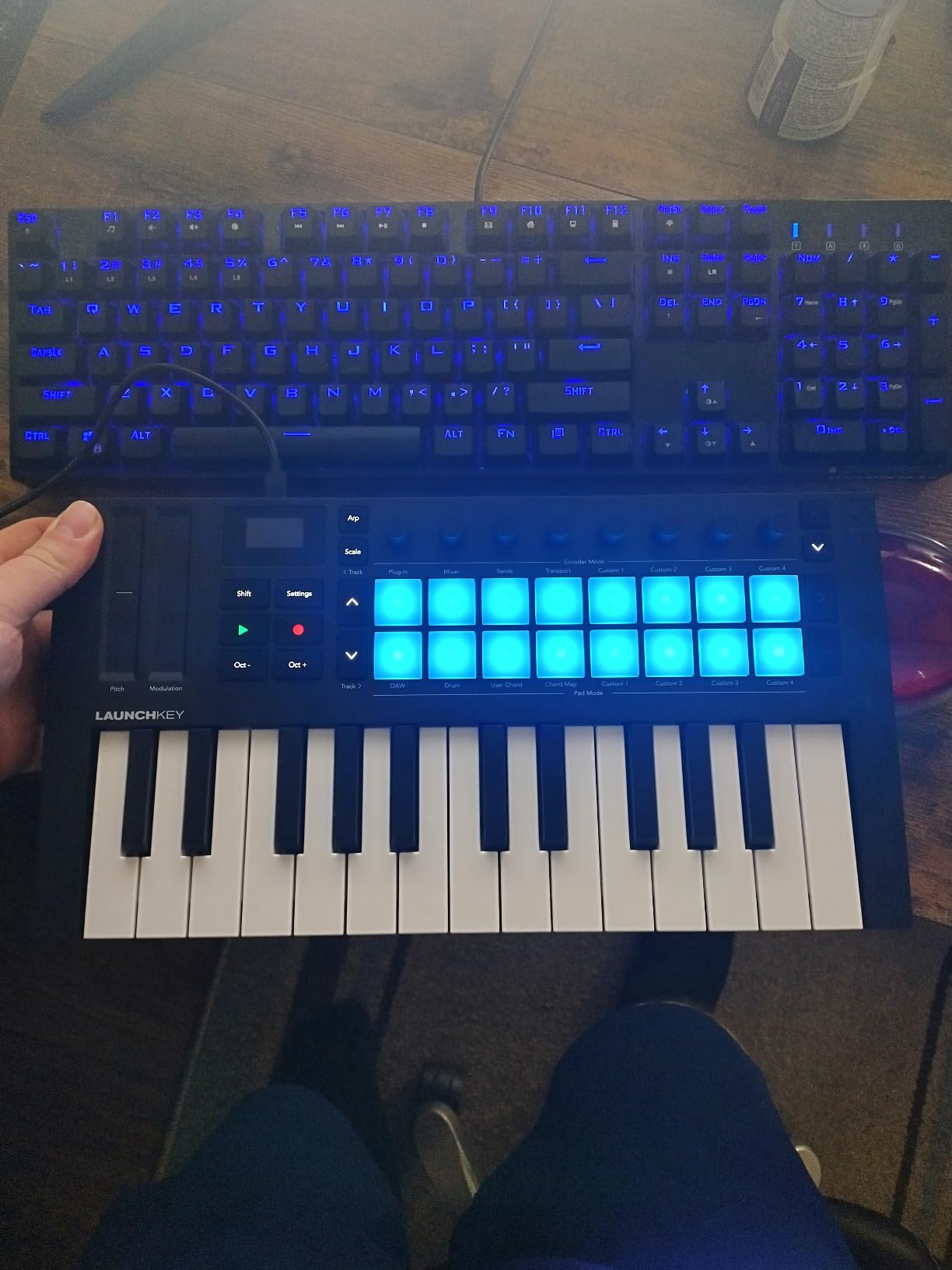 Novation Launchkey Mini 37 MK4 - Portable 37 Mini-Key, USB, MIDI Keyboard Controller with DAW Integration. Chord Mode, Scale Mode, Drum Pads, and Arpeggiator. Includes Music Creation Software Bundle customer photo 1