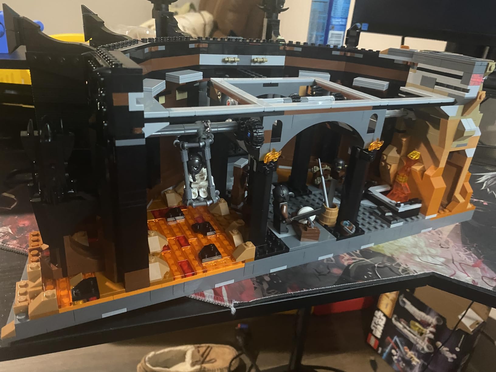 Icons The Lord of The Rings: Barad-dur Building Set for Adults - The Lord of The Rings Collectible for Fans - Includes 10 Minifigures - Gift for Men and Women - 10333 customer photo 2