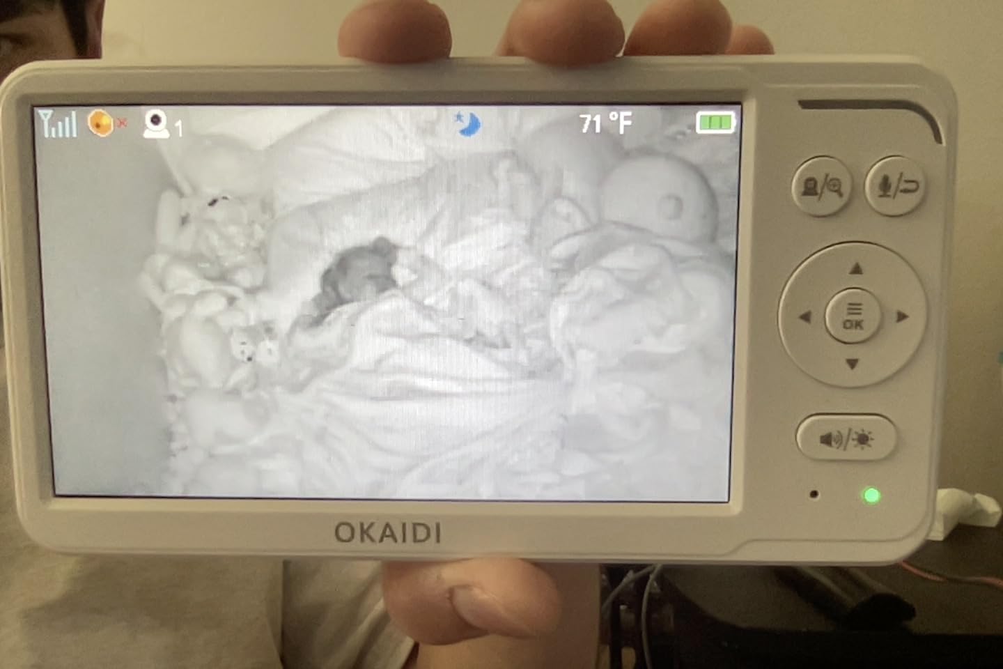 OKAIDI Baby Monitor with 2 Cameras and Audio, Video Baby Monitor with 6'' IPS Split-Screen, 1000ft Baby Camera Monitor with 30-Hour Battery, 150 Languages, ECO Mode, 2-Way Talk, No WiFi customer photo 2