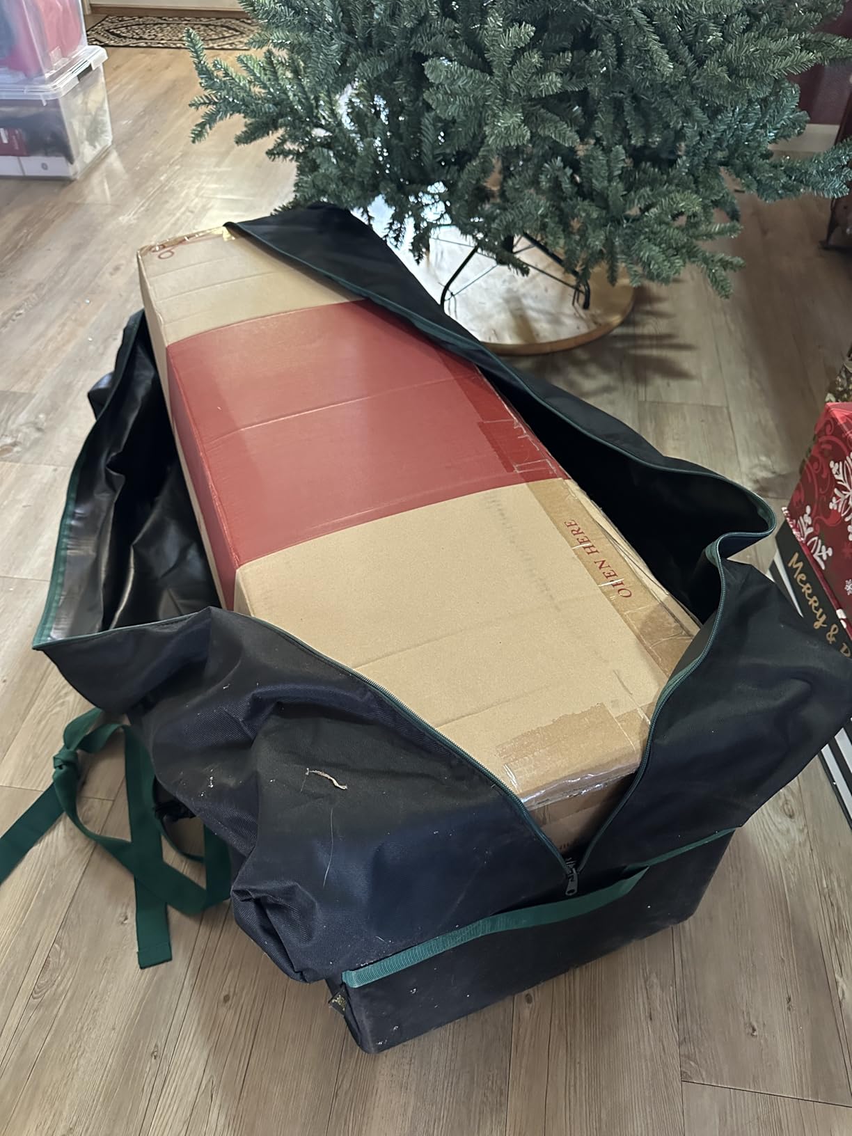 BALEINE 7.5 ft Rolling Christmas Tree Storage Bag, 2 Swivel Wheels for Easy Moving, Heavy Duty 600D Oxford Fabric Extra Large Artificial Christmas Tree Bag with Reinforced Carry Handles (Grey) customer photo 1