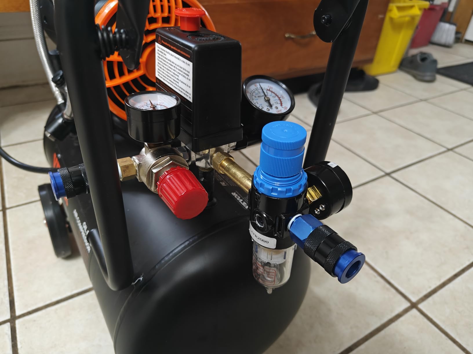 VEVOR Air Compressor, 20 Gallon Steel Tank, 4HP 10.6 CFM@90 PSI Oil Free Air Compressor & Max. 125PSI Pressure, 78dB Ultra Quiet Compressor for Auto Repair, Tire Inflation, Spray Painting (220V 60Hz) customer photo 1