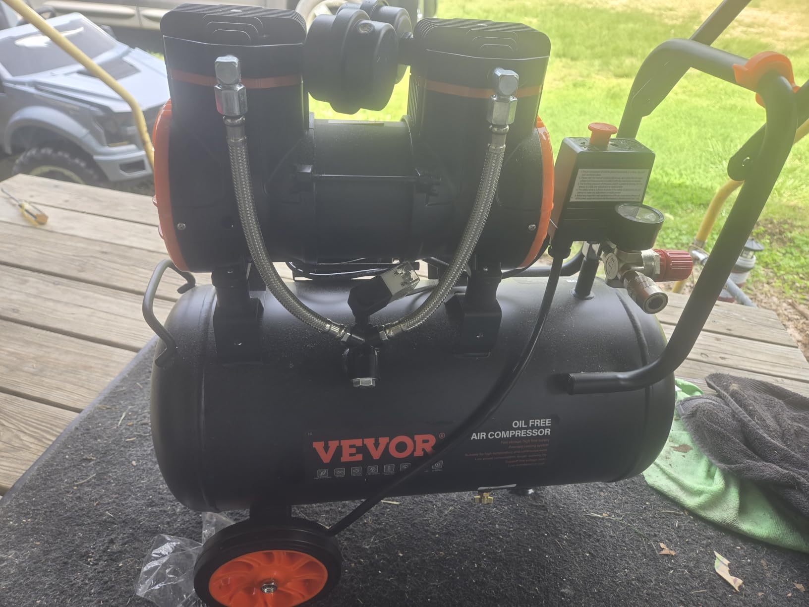VEVOR Air Compressor, 20 Gallon Steel Tank, 4HP 10.6 CFM@90 PSI Oil Free Air Compressor & Max. 125PSI Pressure, 78dB Ultra Quiet Compressor for Auto Repair, Tire Inflation, Spray Painting (220V 60Hz) customer photo 2
