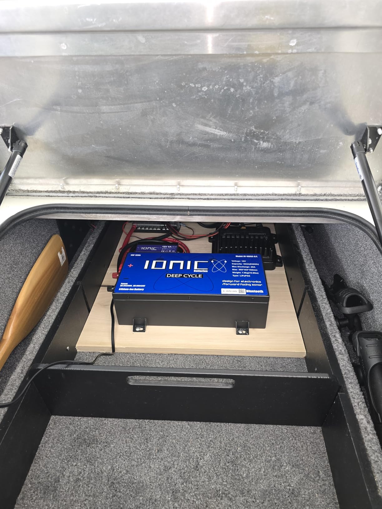 Ionic Lithium 16V 52Ah Deep Cycle Marine Battery + Charger - Lightweight LiFePO4 Battery with Bluetooth - IC-16V-EPCHP-01 customer photo 1