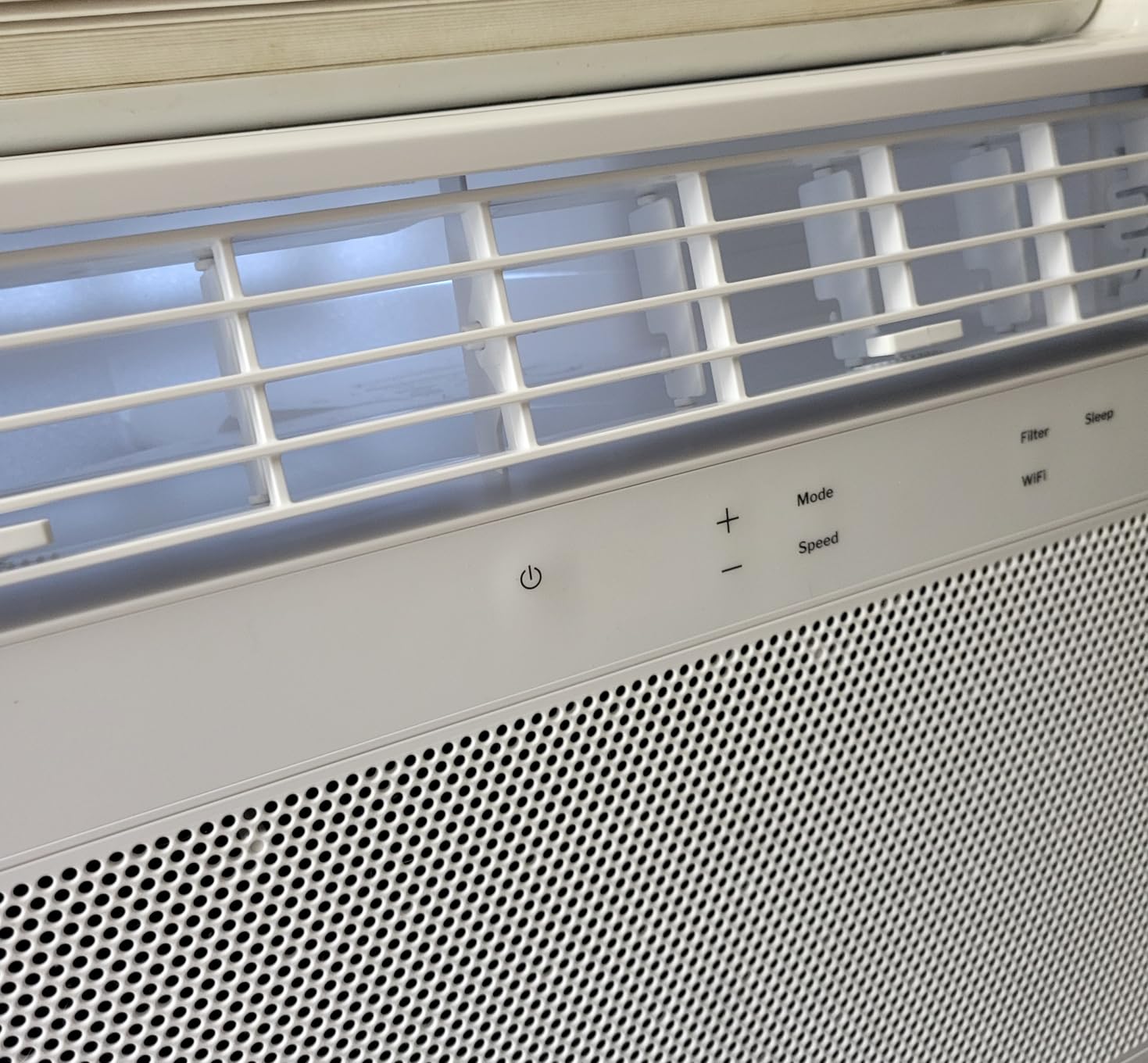 GE Window Air Conditioner 10,000 BTU for Rooms up to 450 sq ft., Wi-Fi Enabled, Energy-Efficient Cooling for Medium Rooms, Easy Install Kit, Control Using Remote or Smartphone App, White customer photo 1
