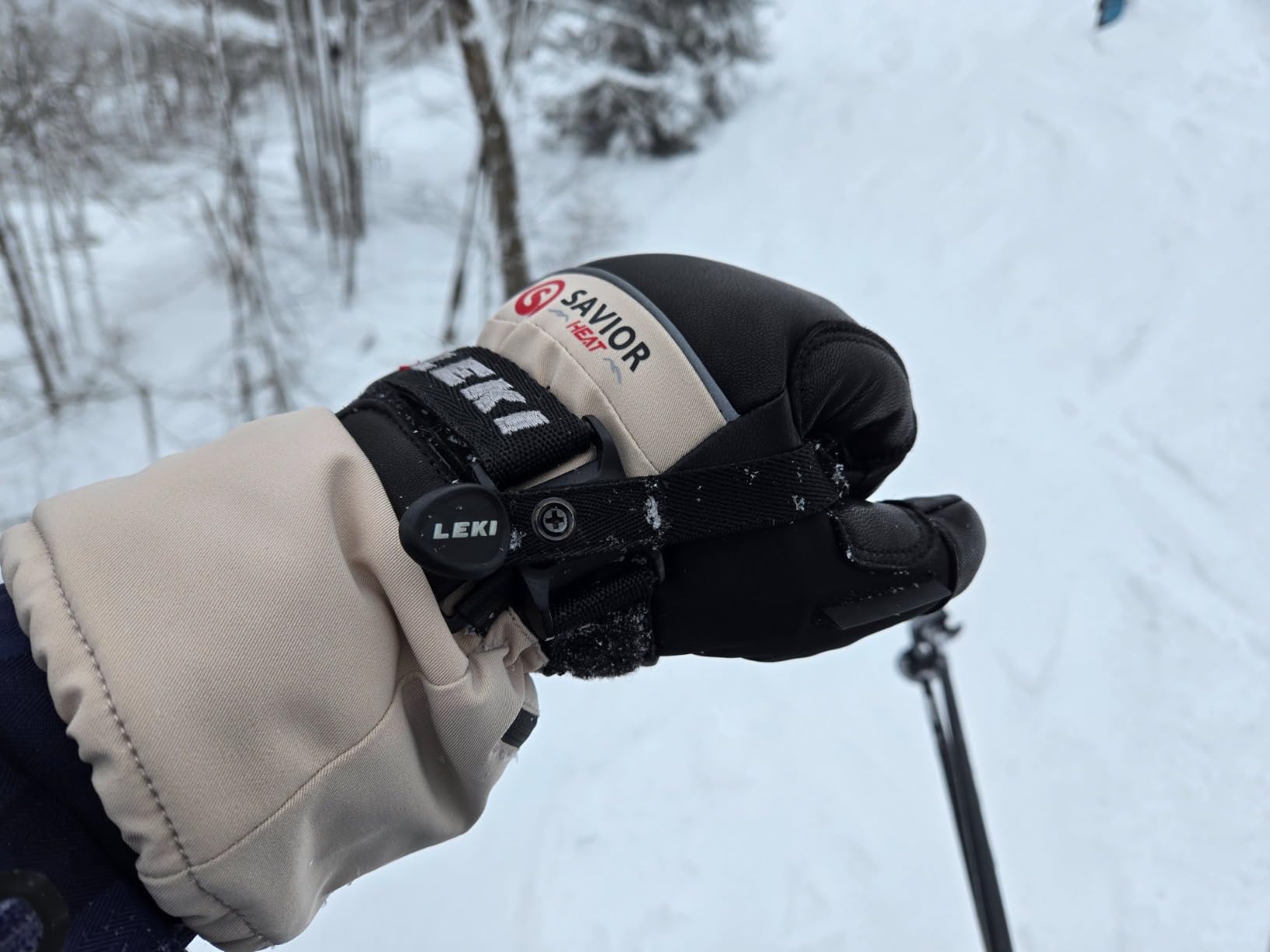 SAVIOR HEAT Heated Gloves for Men Women 2.0, App Electric Rechargeable Ski Gloves with 3M Thinsulate, PD 20W Fast Charging & 12H Runtime, Waterproof Goatskin Skiing Motorcycle Hunting Outdoor (L) customer photo 1