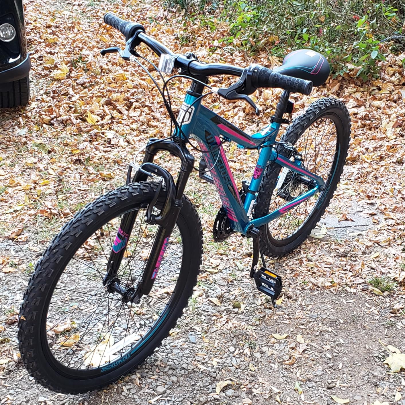 Mongoose Flatrock Mountain Bike, 21 Speed, Aluminum Frame, Front Suspension customer photo 1