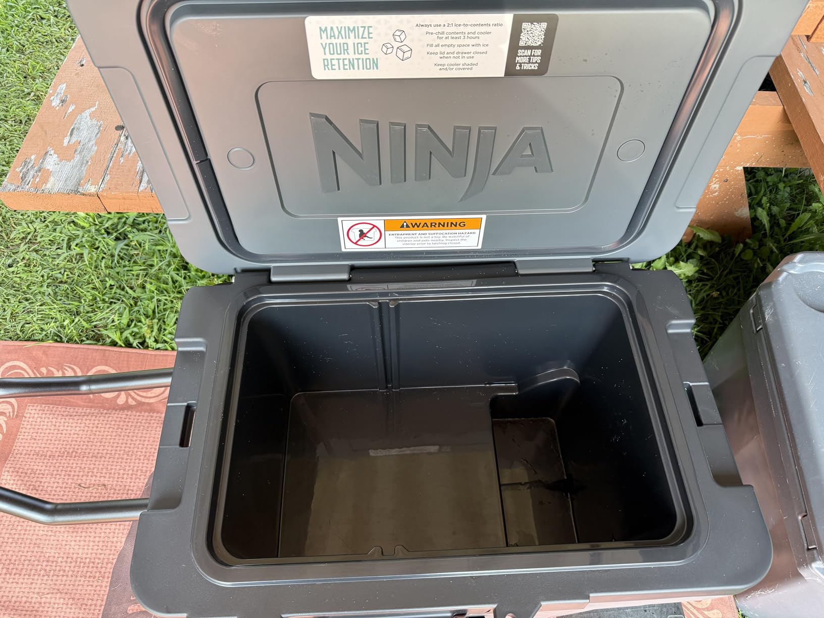 Ninja | FrostVault 65QT | Insulated with Temp Dry Storage Drawer | Keeps Ice Cold for Days | for The Beach, Camping, Picnics & More | Lakeshore Blue | FB265BL customer photo 2